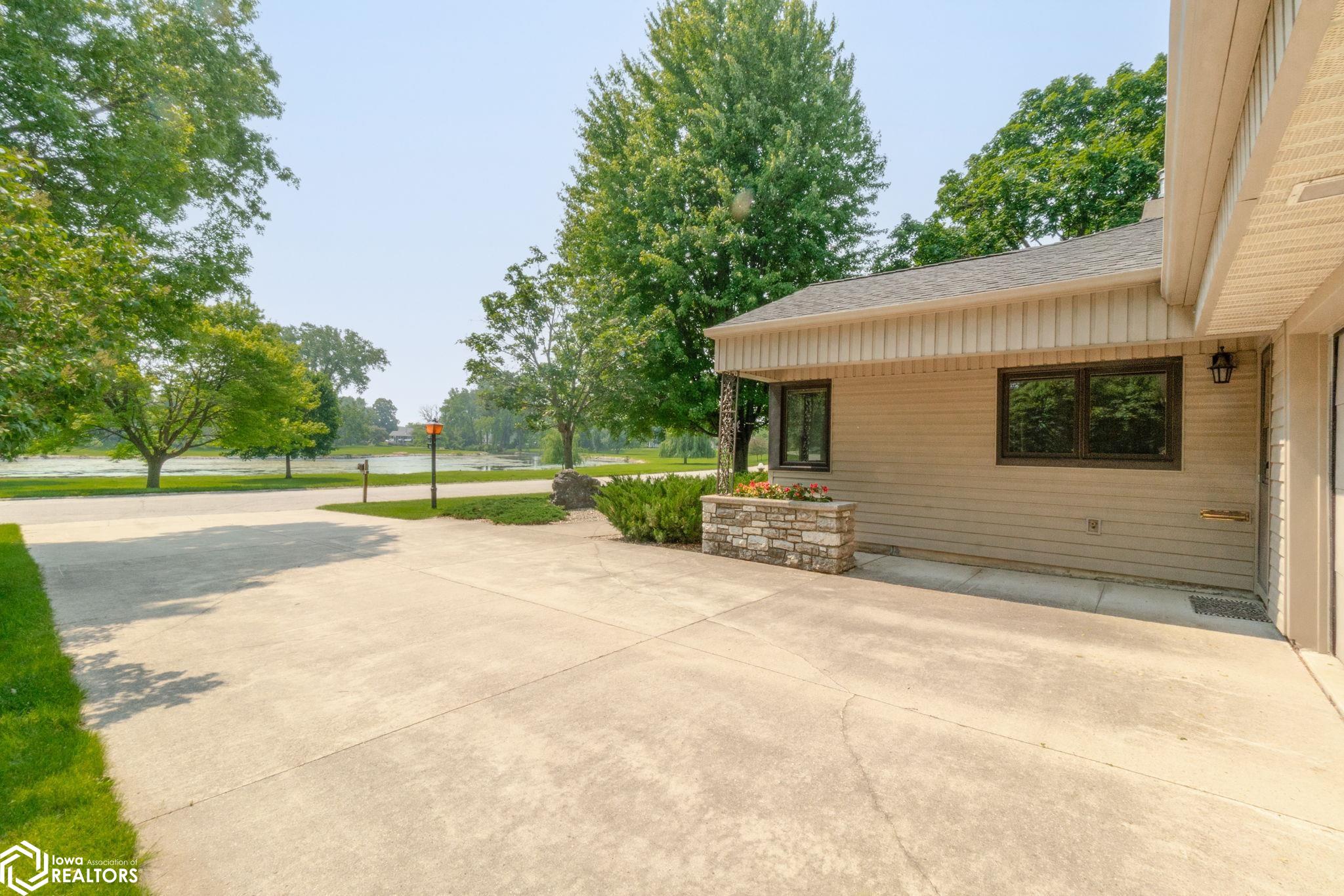 76 Brook Terrace, Mason City, Iowa image 8