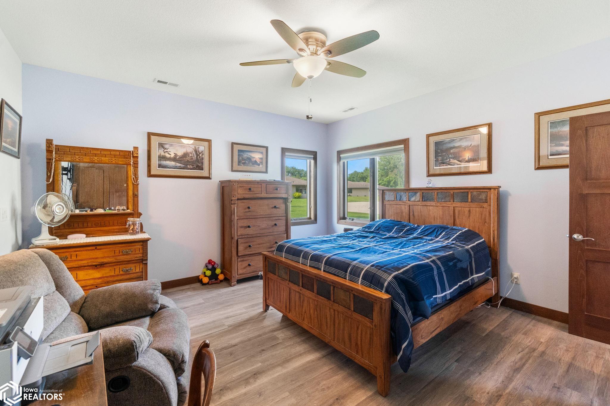 537 River Bend Court, Mason City, Iowa image 20