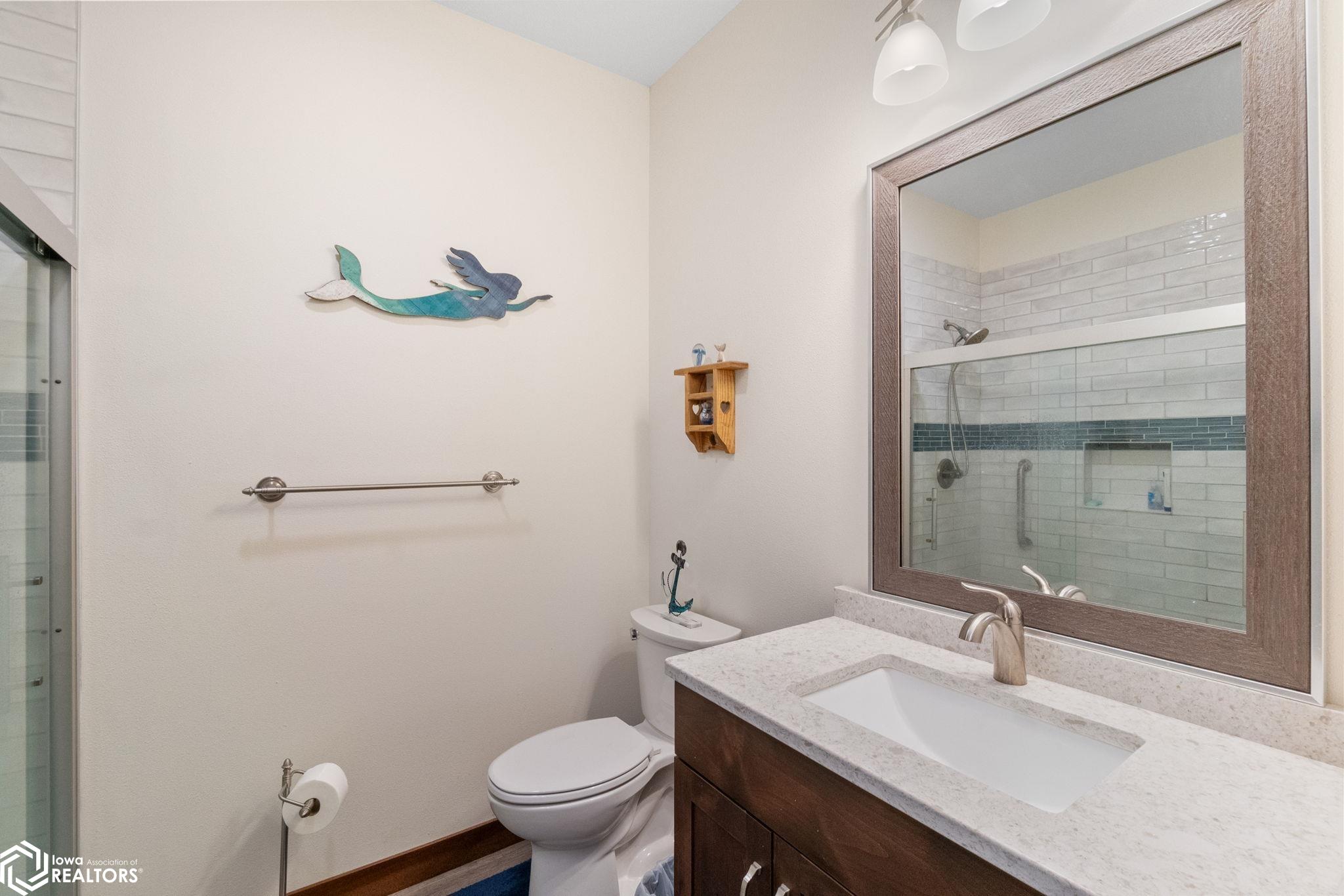 537 River Bend Court, Mason City, Iowa image 25