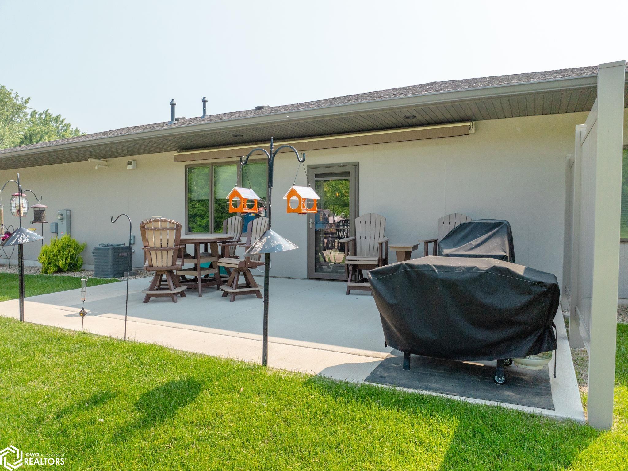 537 River Bend Court, Mason City, Iowa image 29