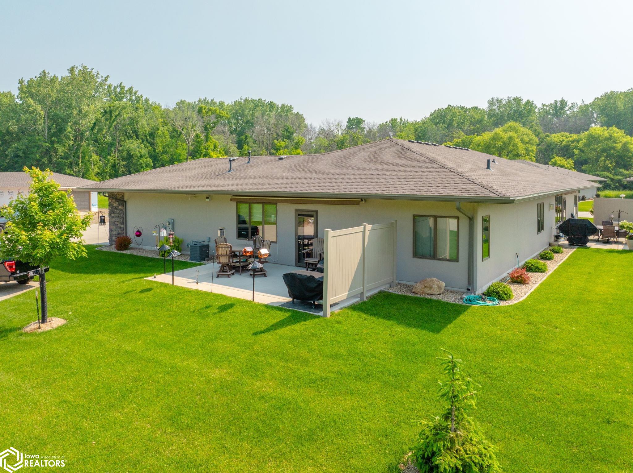 537 River Bend Court, Mason City, Iowa image 31