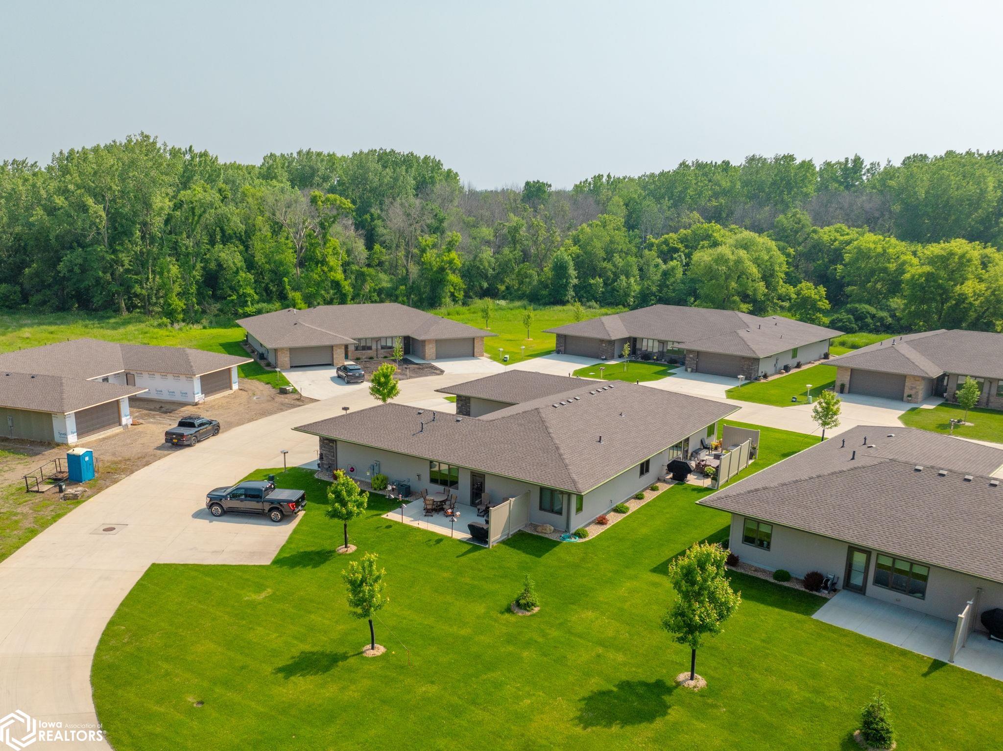 537 River Bend Court, Mason City, Iowa image 33