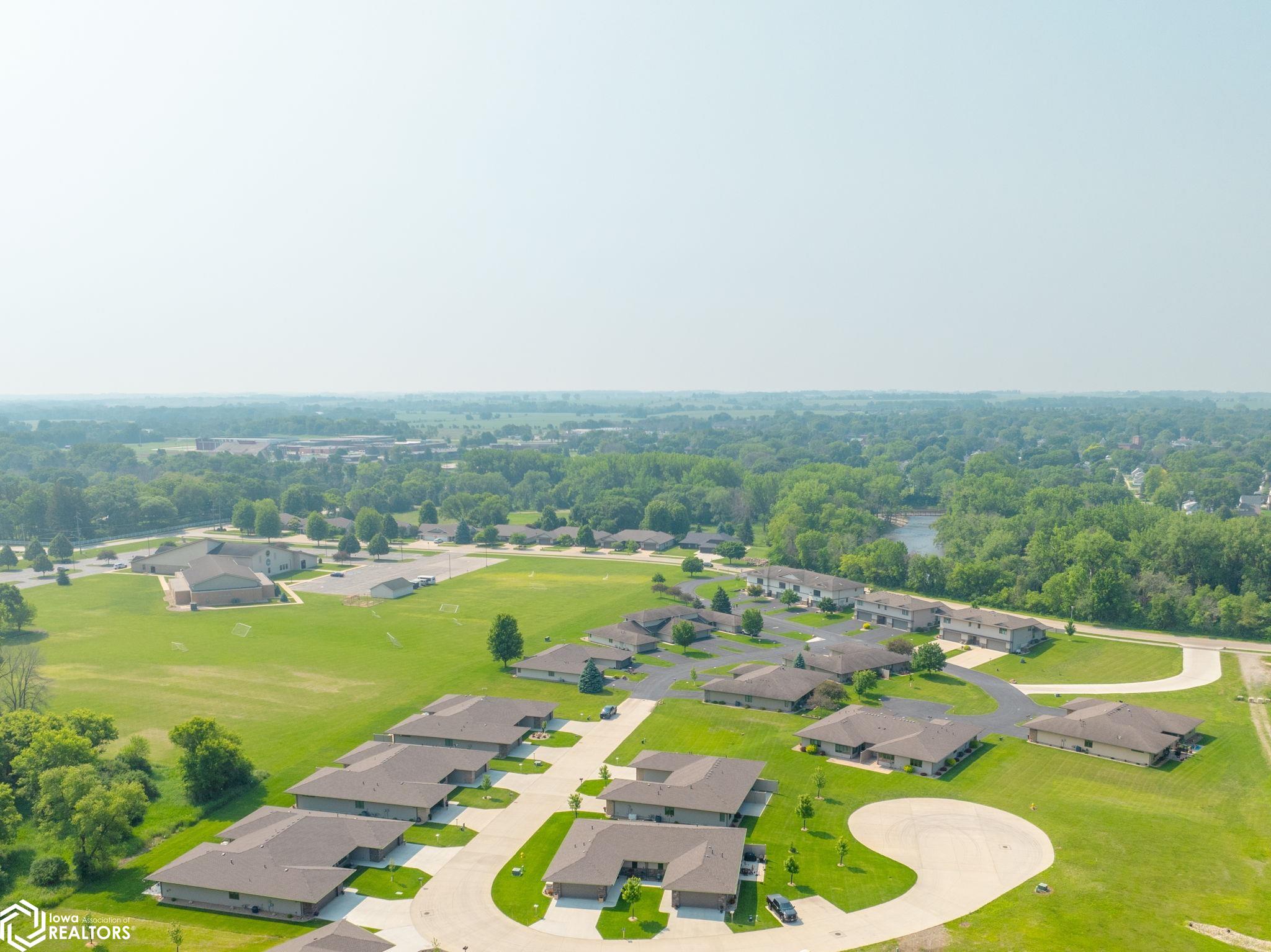 537 River Bend Court, Mason City, Iowa image 38