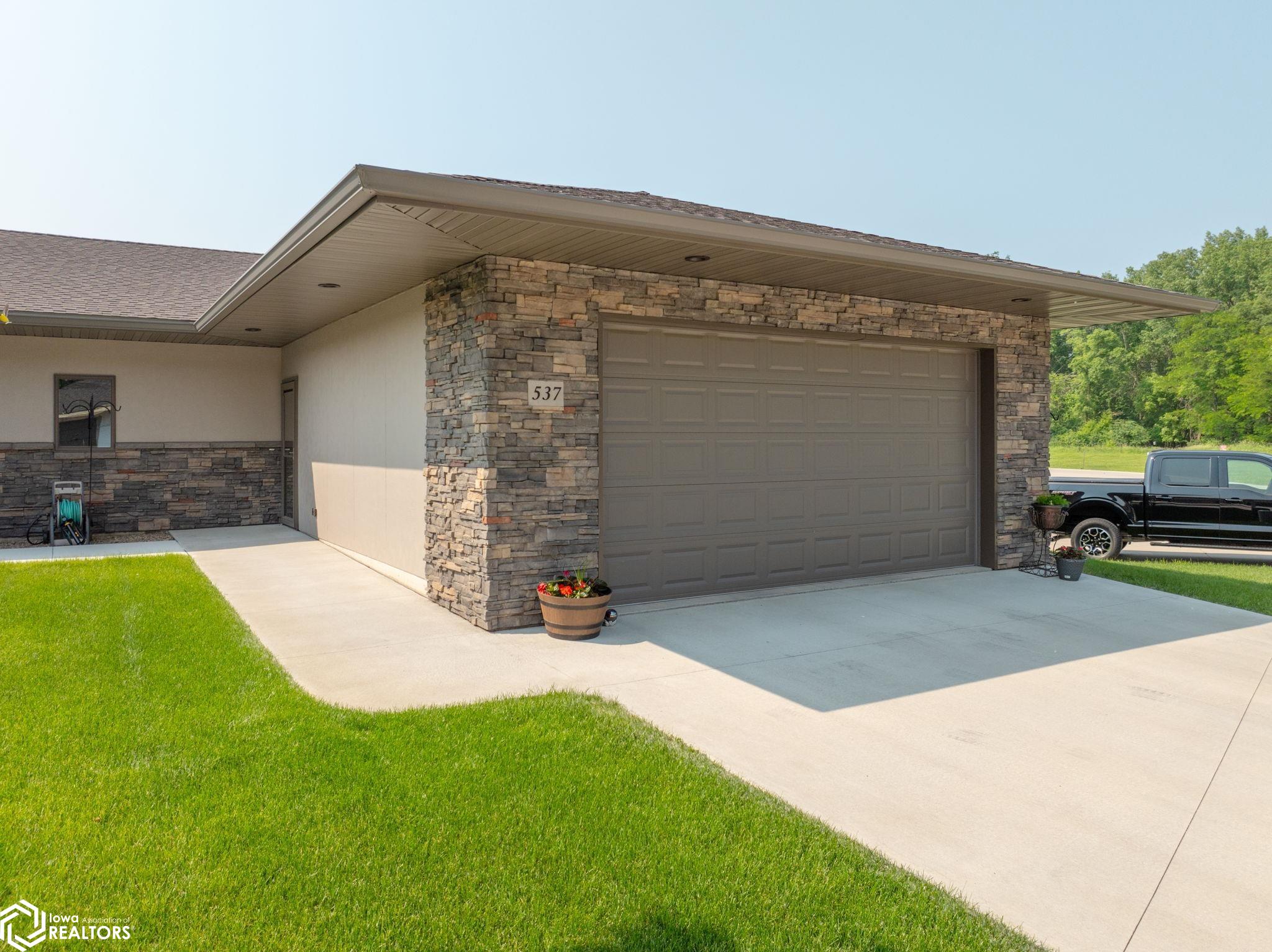 537 River Bend Court, Mason City, Iowa image 7