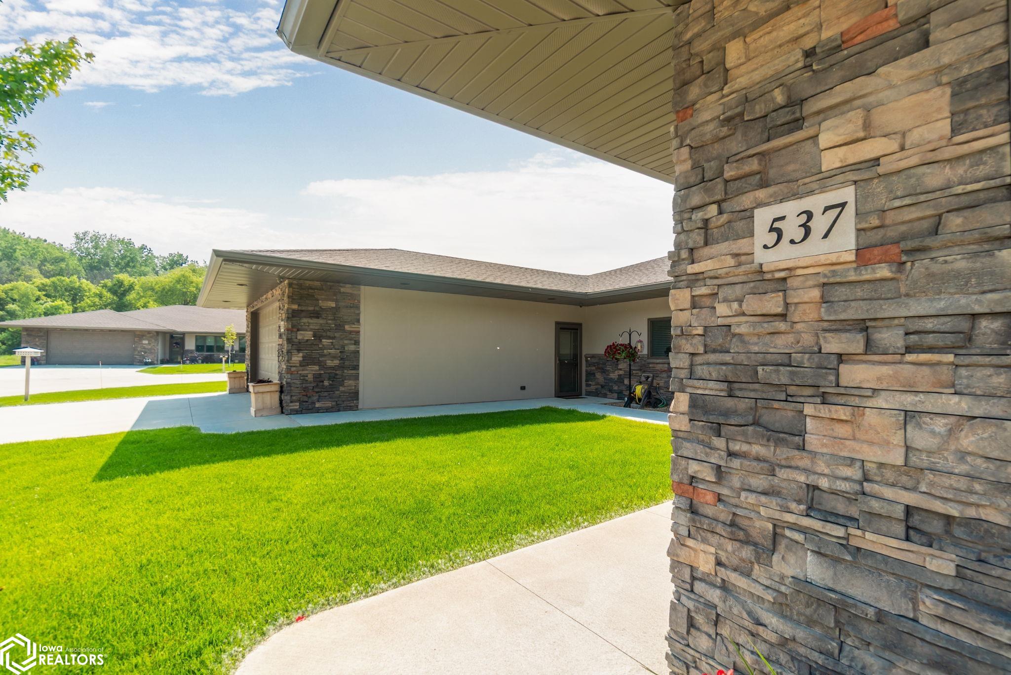 537 River Bend Court, Mason City, Iowa image 9