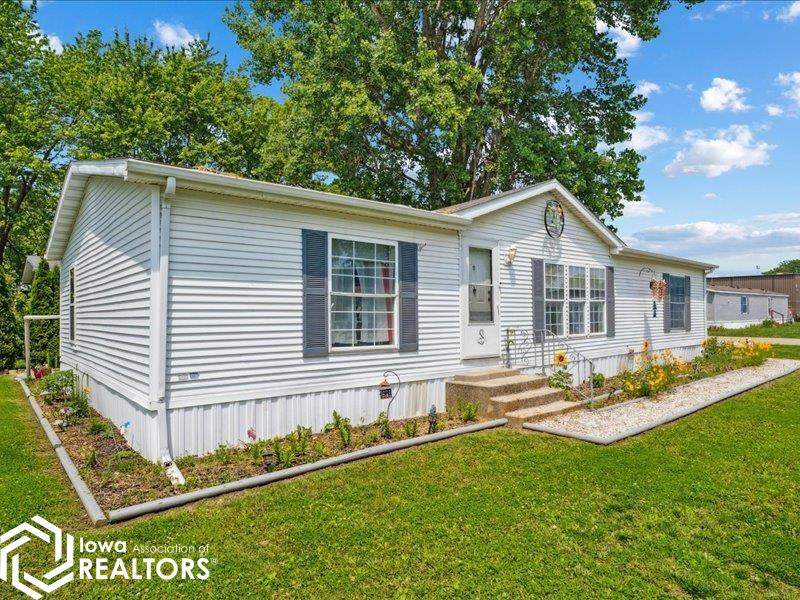 45 Village Court, Mediapolis, Iowa image 2