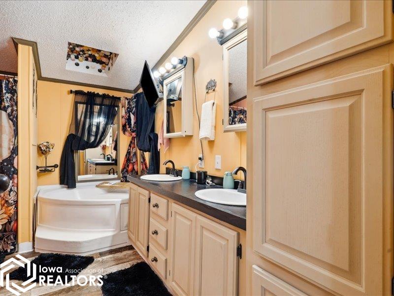 45 Village Court, Mediapolis, Iowa image 16