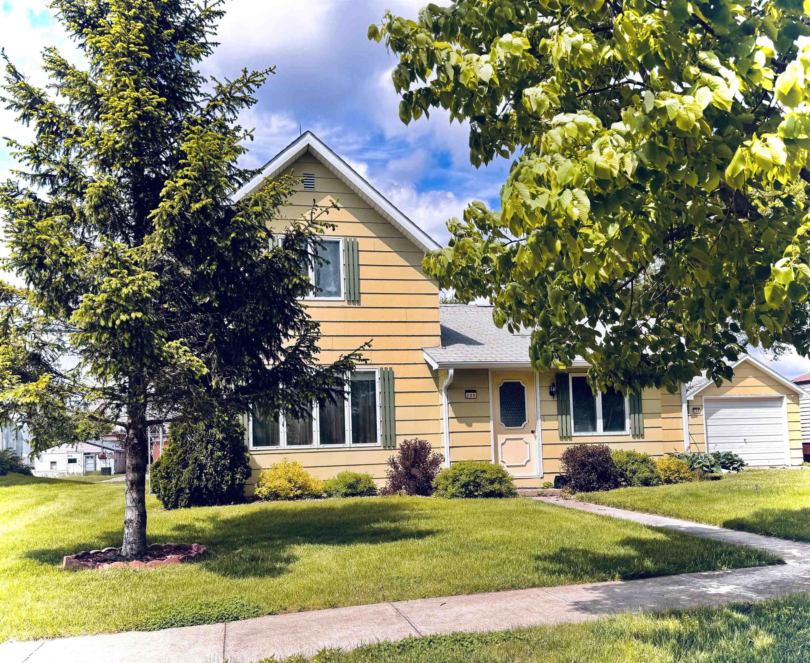 209 Blaine Street, Ledyard, Iowa image 1