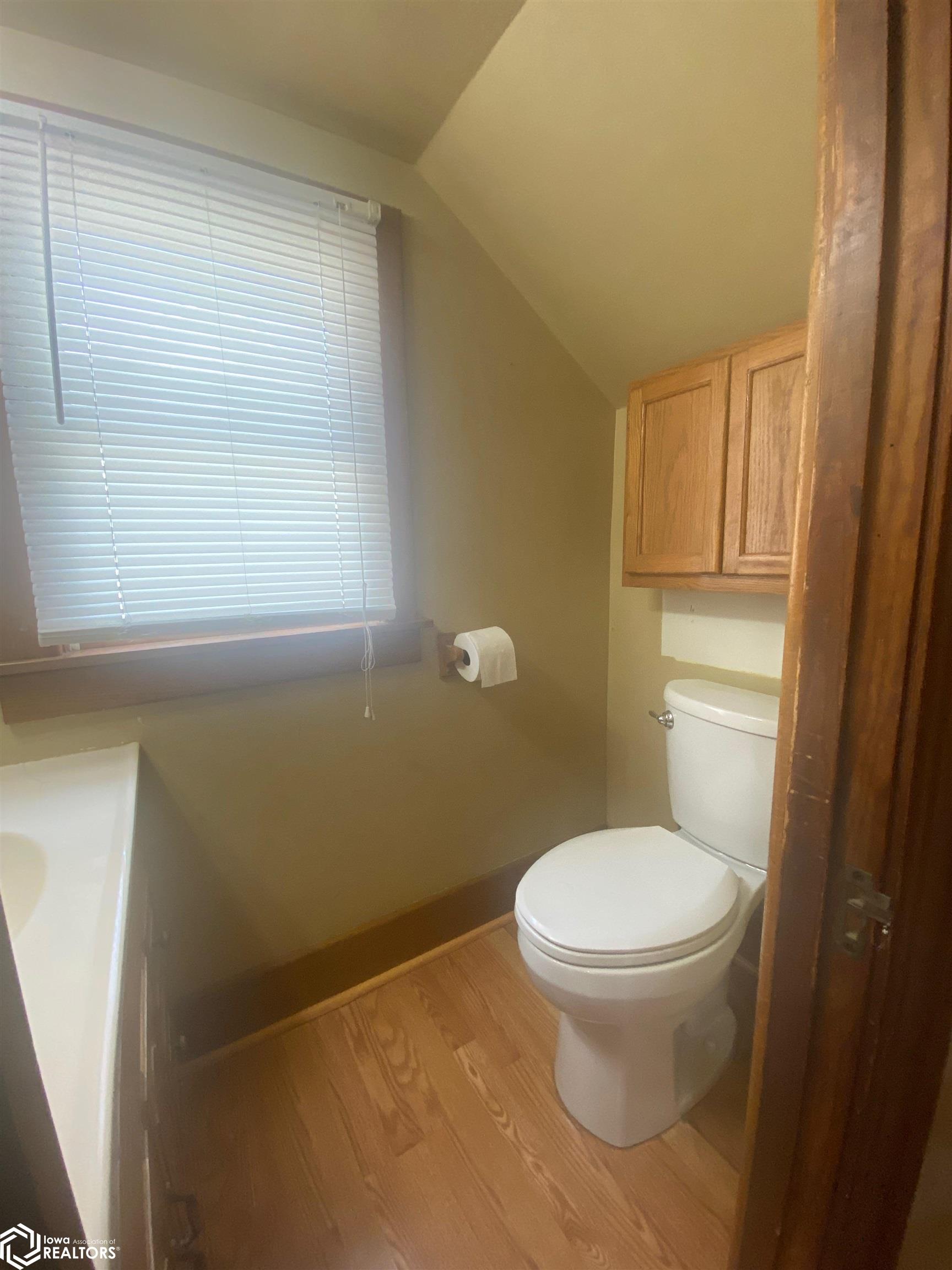 103 E Henry Street, Mount Pleasant, Iowa image 11