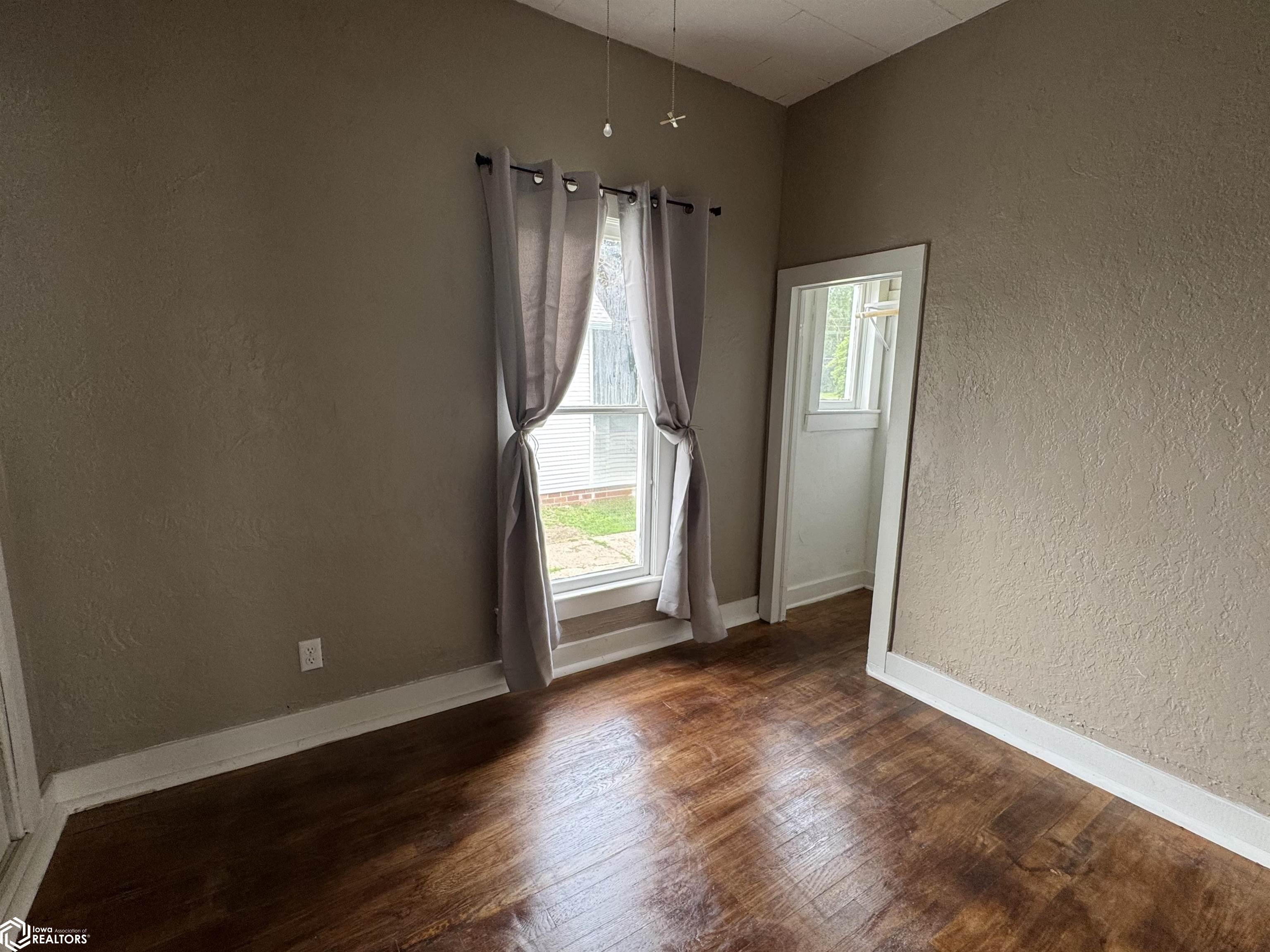 924 W Mills Street, Creston, Iowa image 8