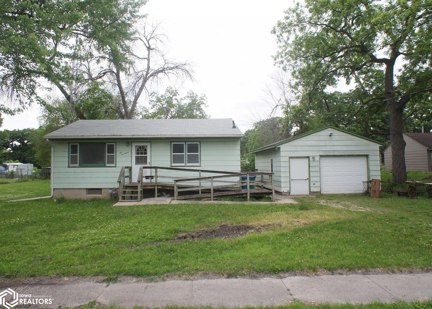 217 Apple Avenue, Webster City, Iowa image 1