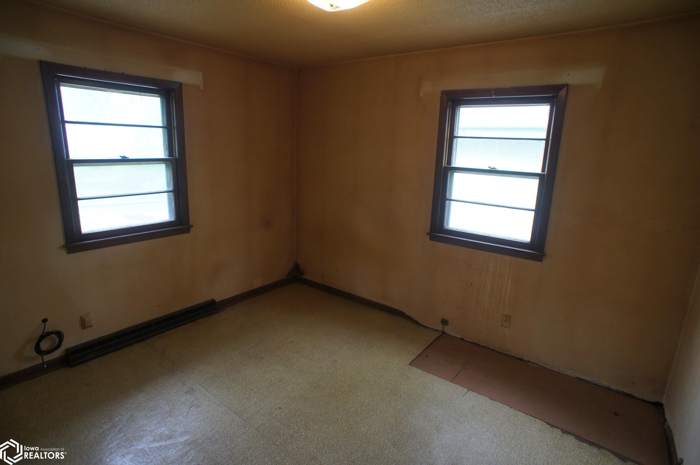 217 Apple Avenue, Webster City, Iowa image 8