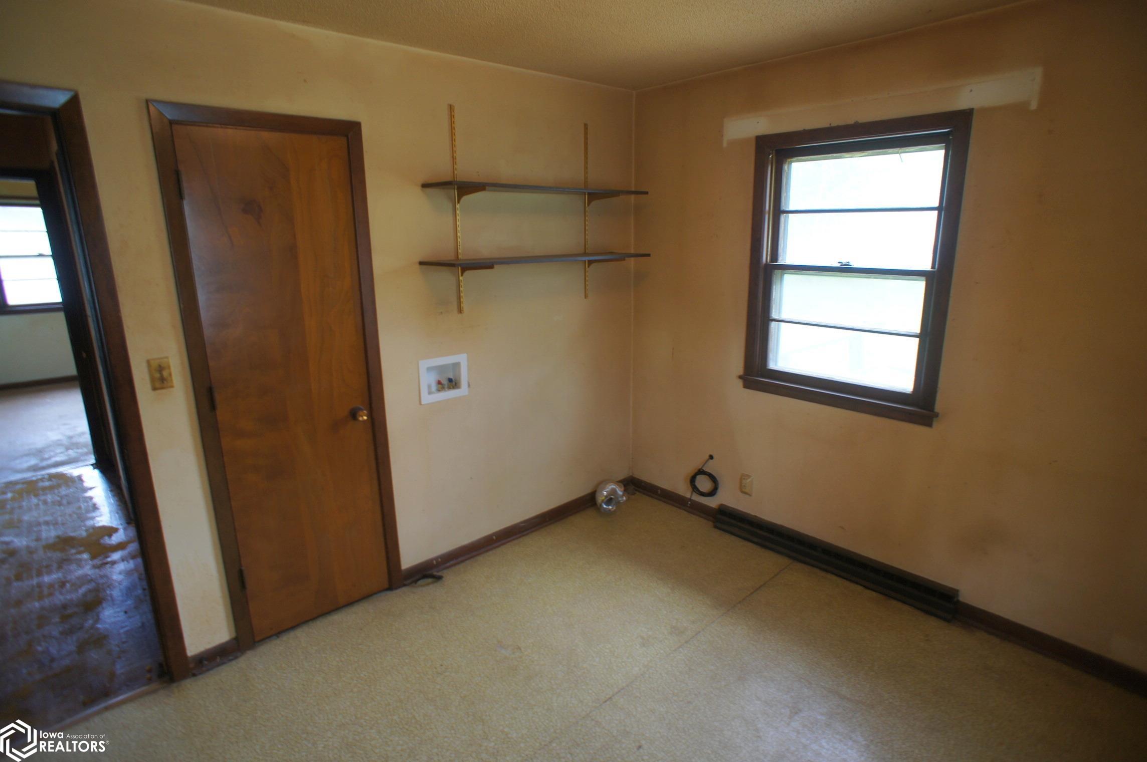 217 Apple Avenue, Webster City, Iowa image 9