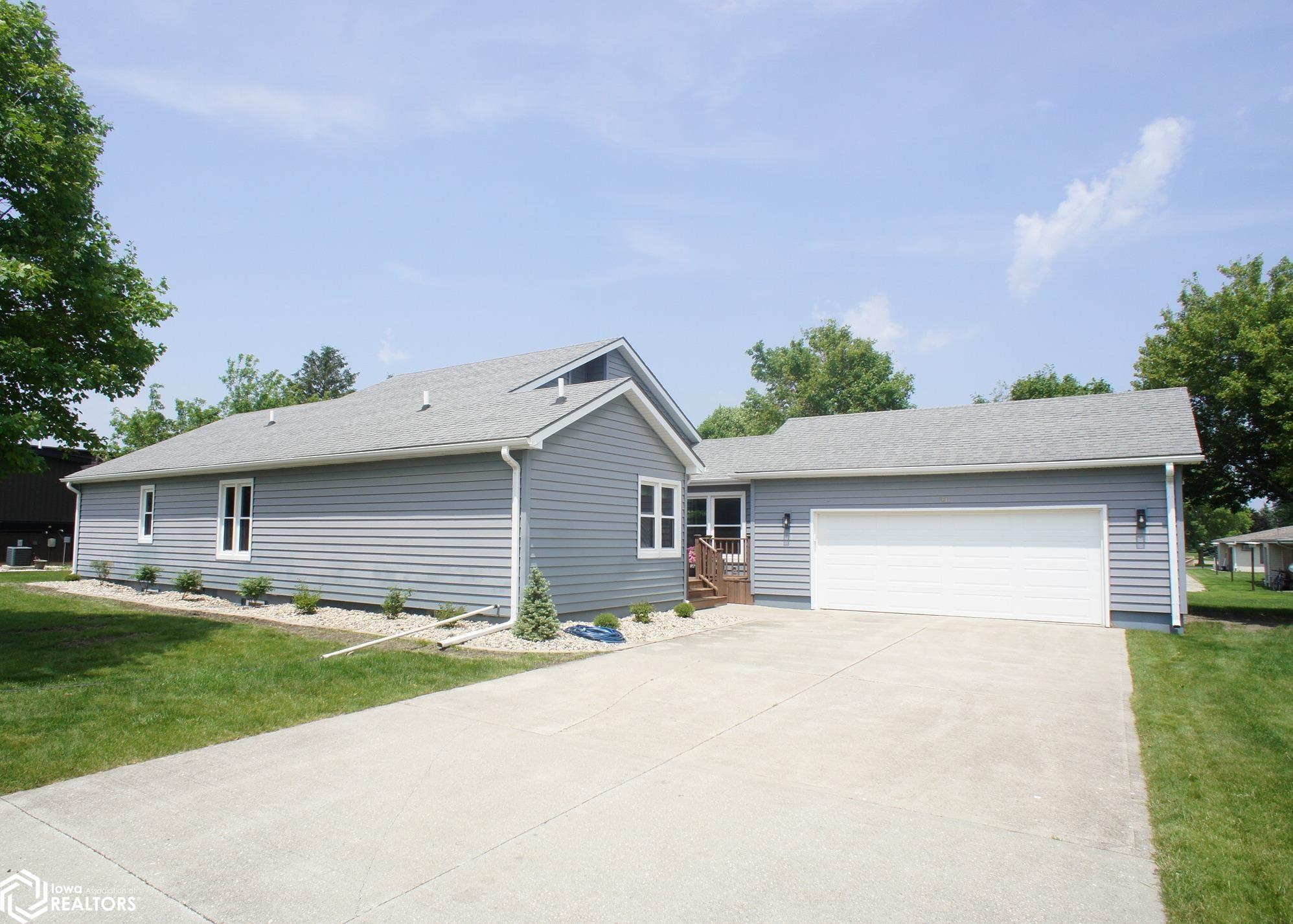 1611 Grand Street, Webster City, Iowa image 1