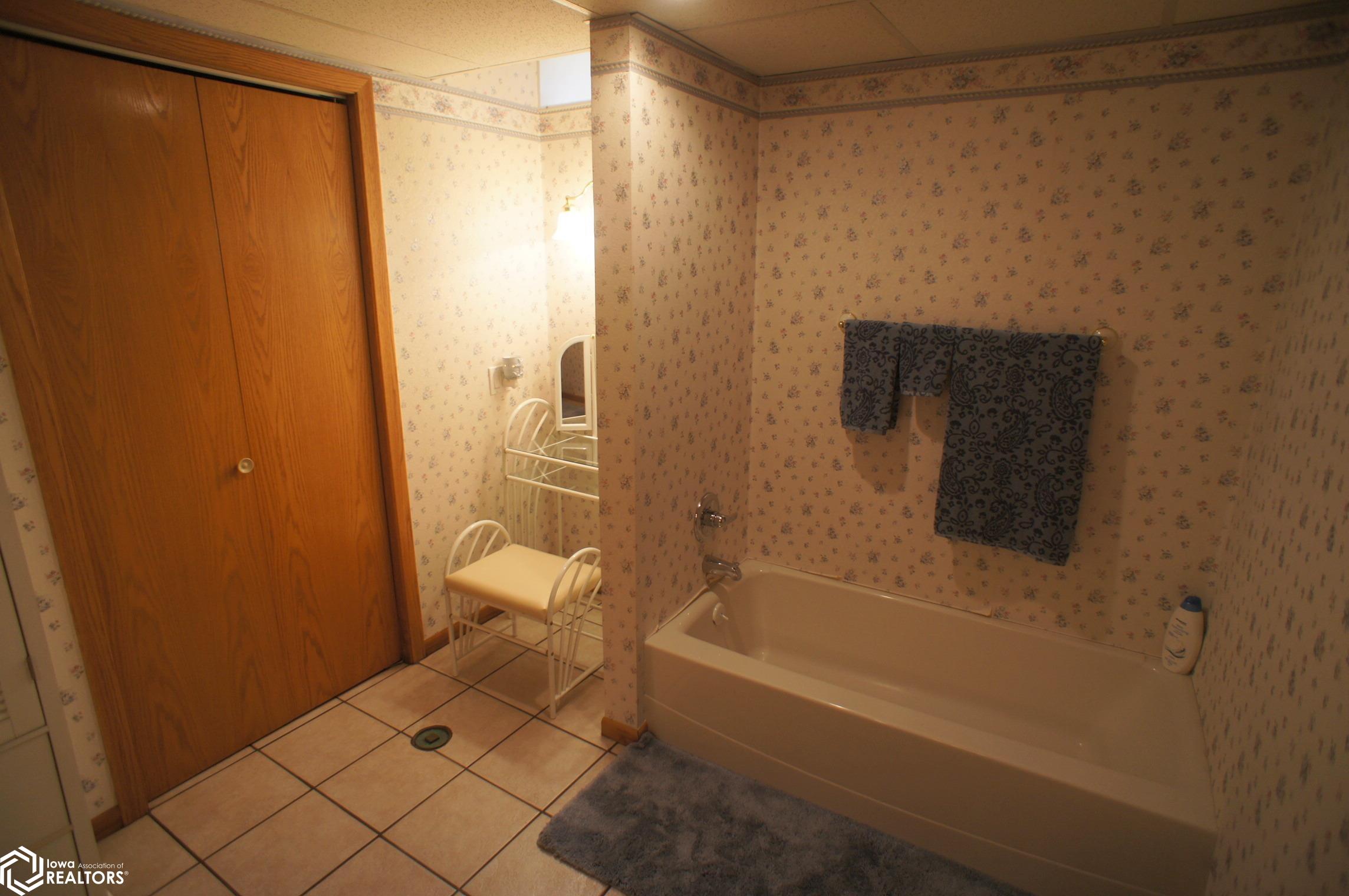 1611 Grand Street, Webster City, Iowa image 38