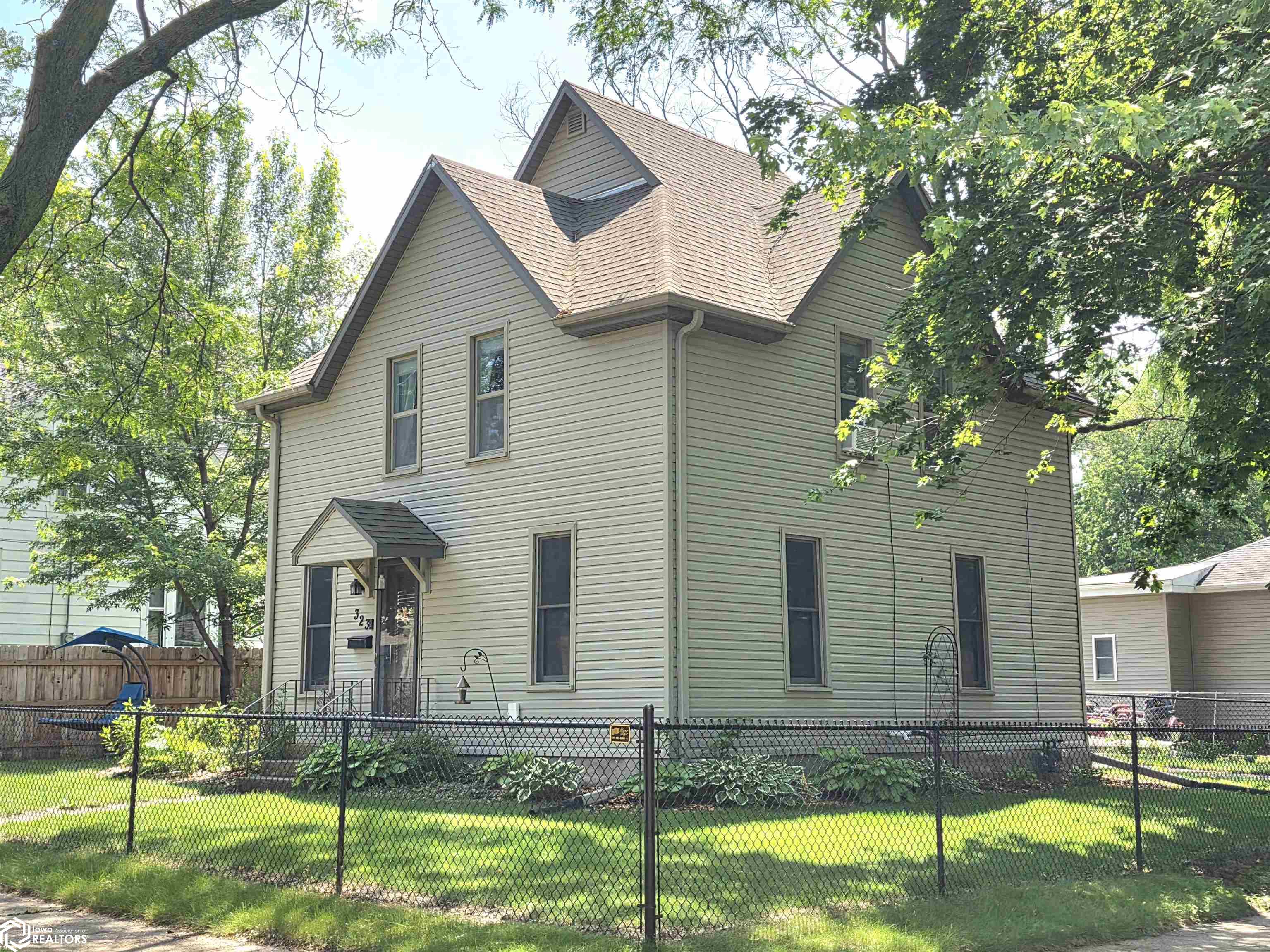 323 6th Nw Street, Mason City, Iowa image 3