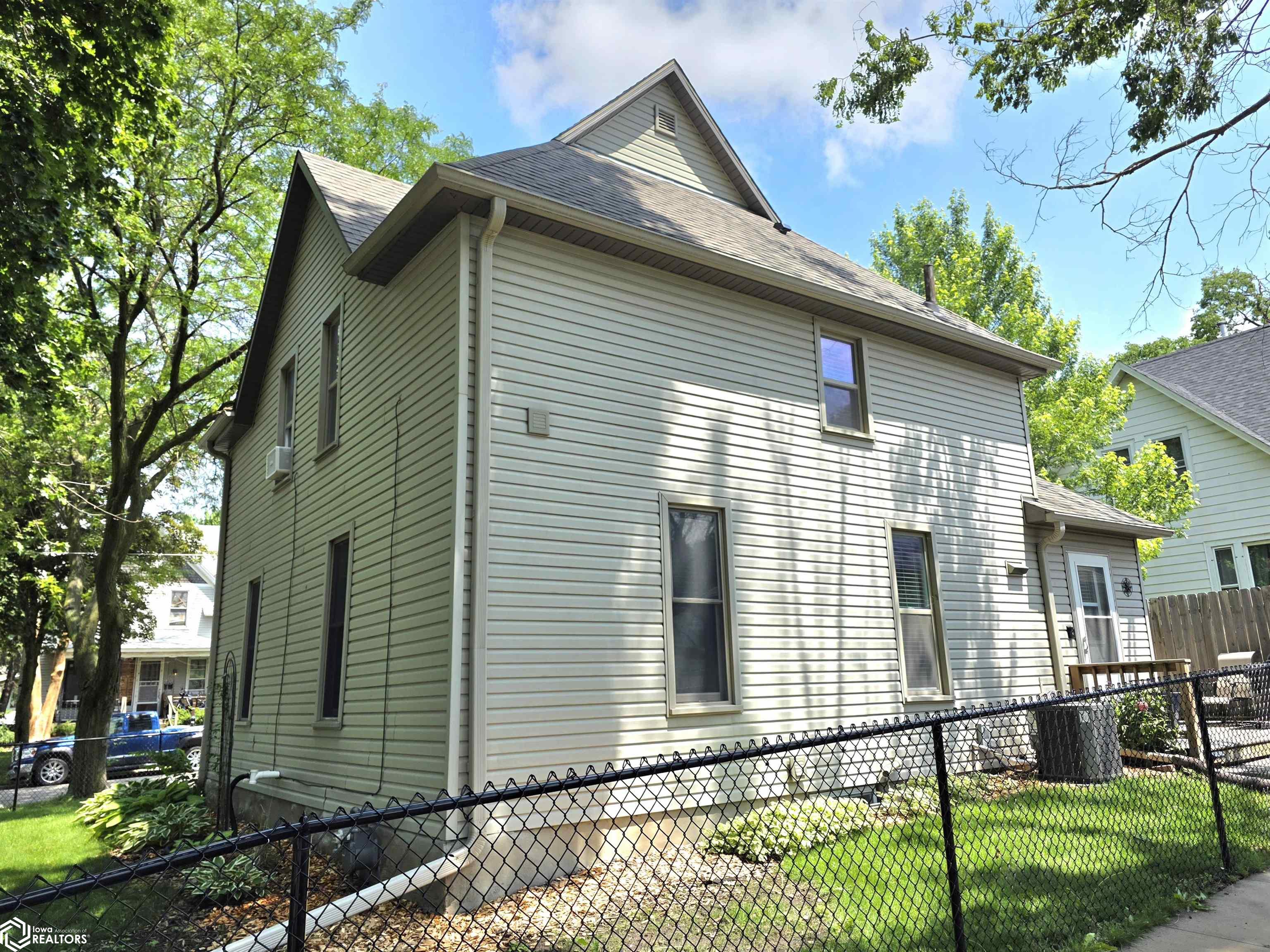 323 6th Nw Street, Mason City, Iowa image 36