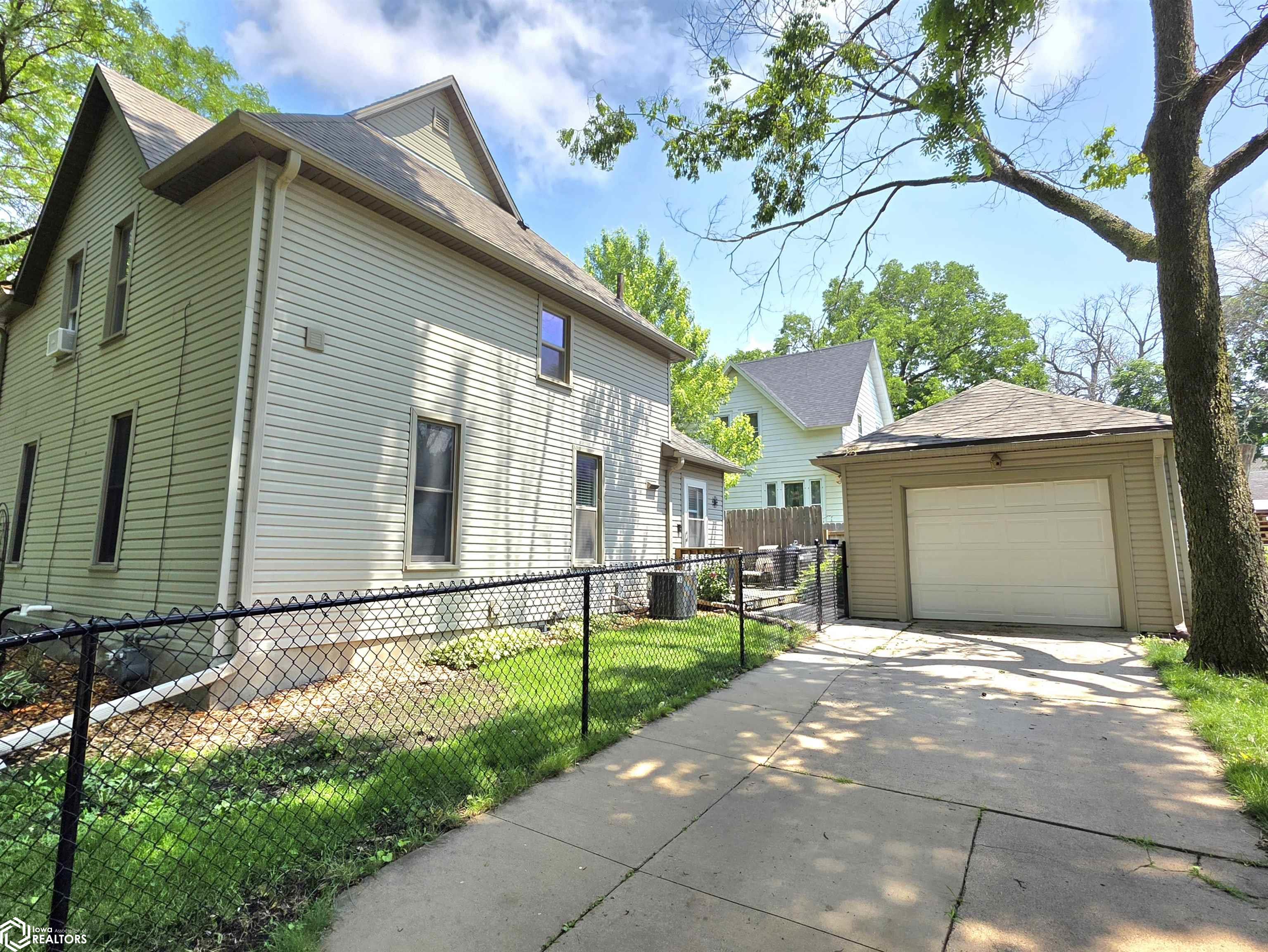 323 6th Nw Street, Mason City, Iowa image 37