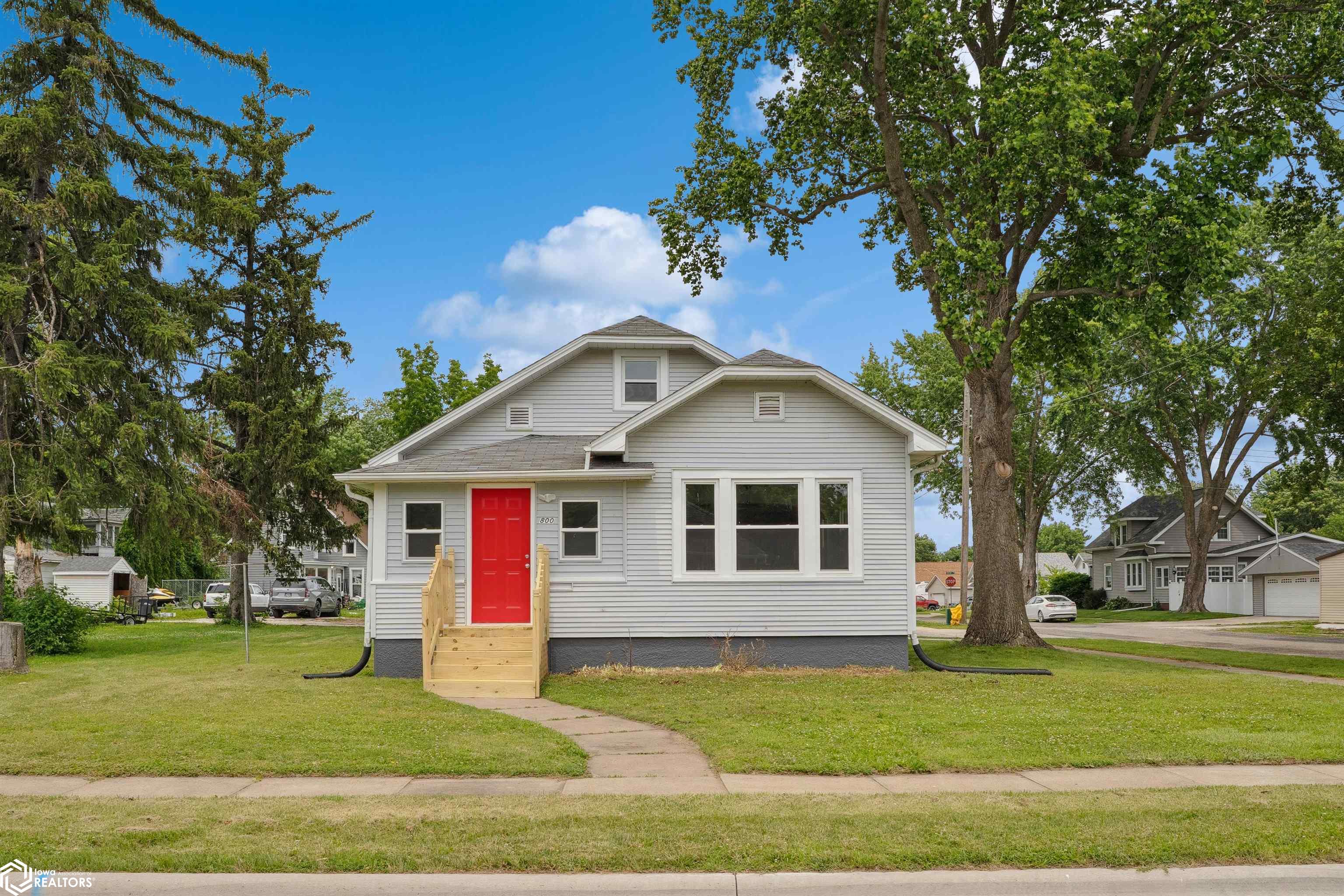 800 Harrison Avenue, Burlington, Iowa image 1