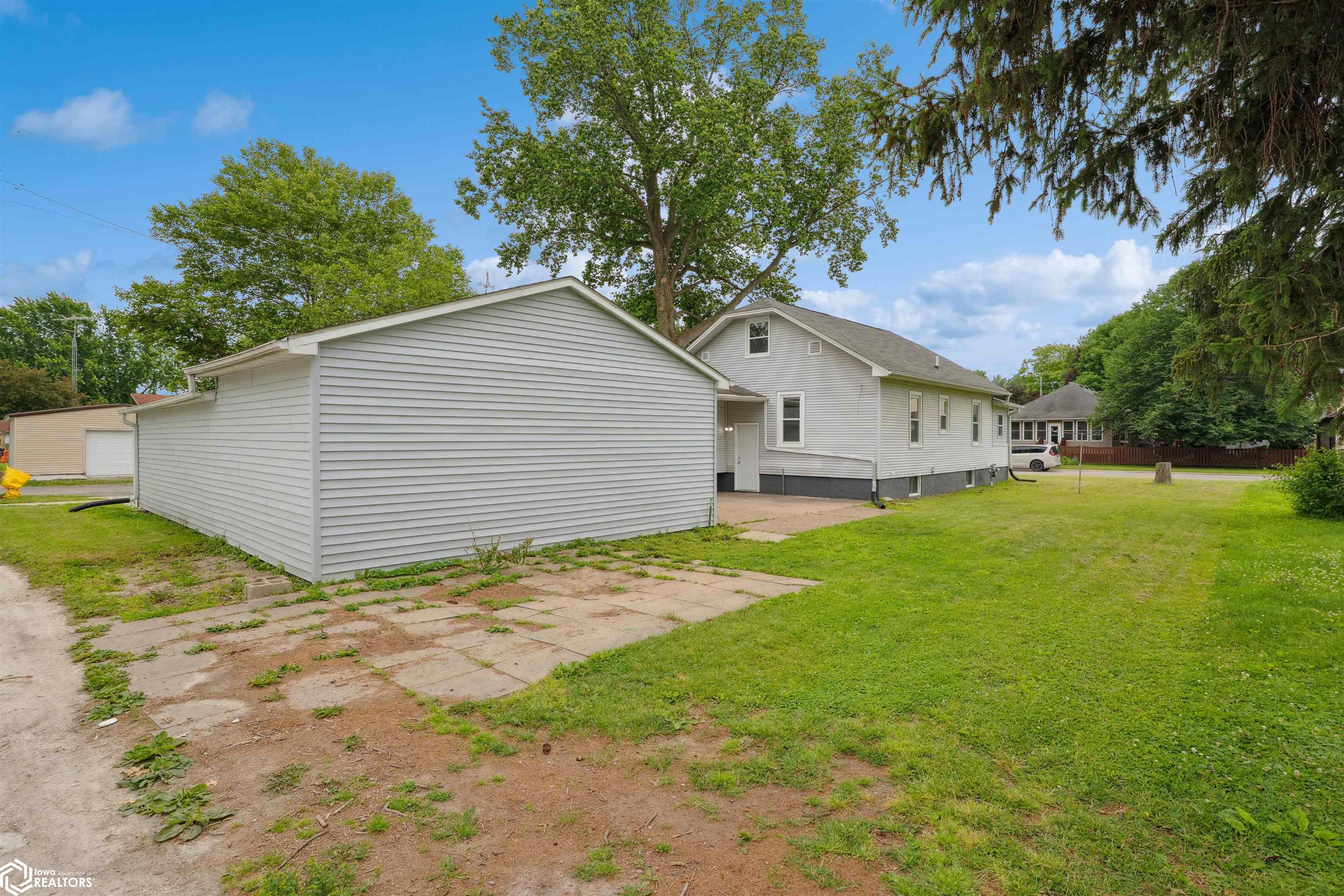800 Harrison Avenue, Burlington, Iowa image 26