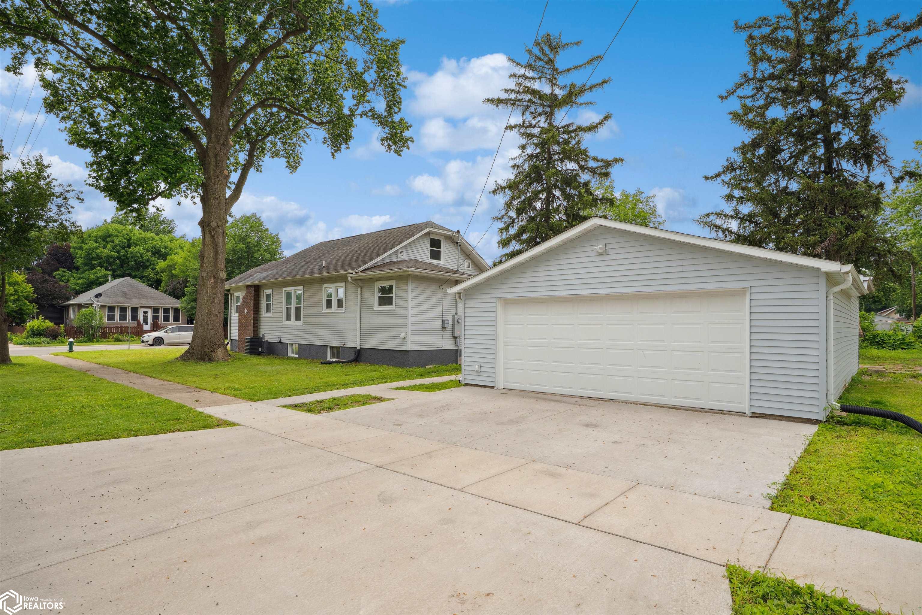 800 Harrison Avenue, Burlington, Iowa image 27
