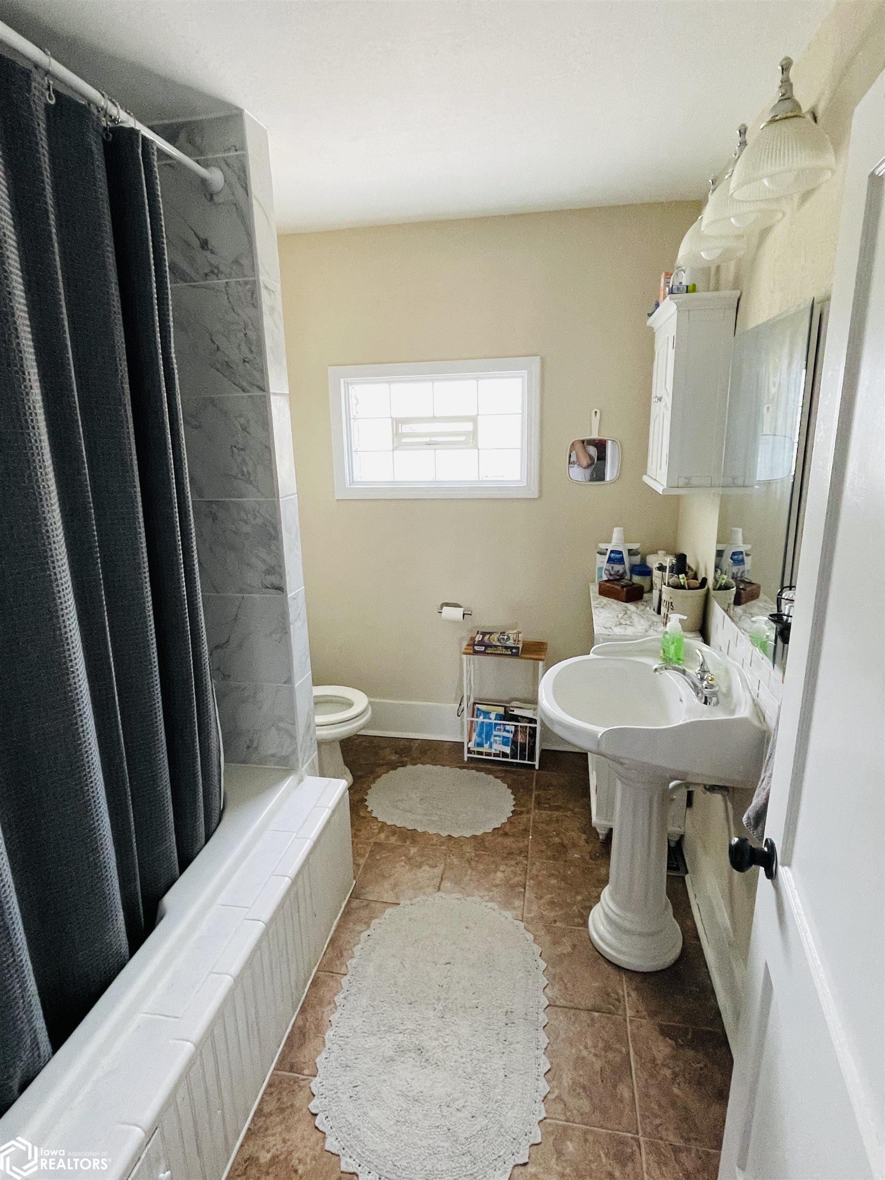 101 S Stone, Creston, Iowa image 32