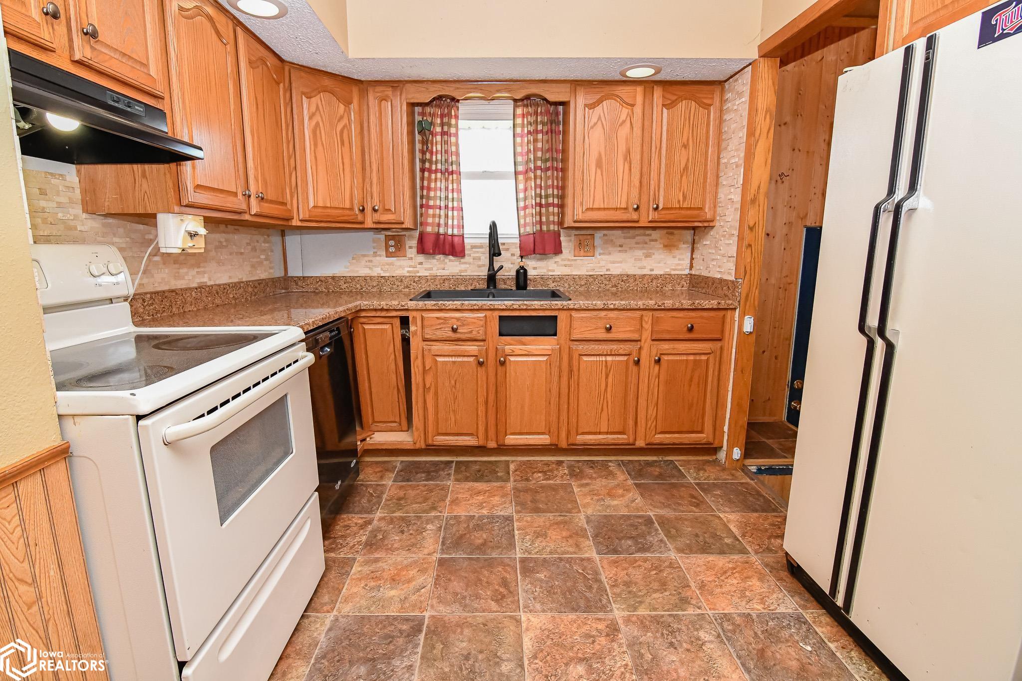 1107 May Street, Marshalltown, Iowa image 8