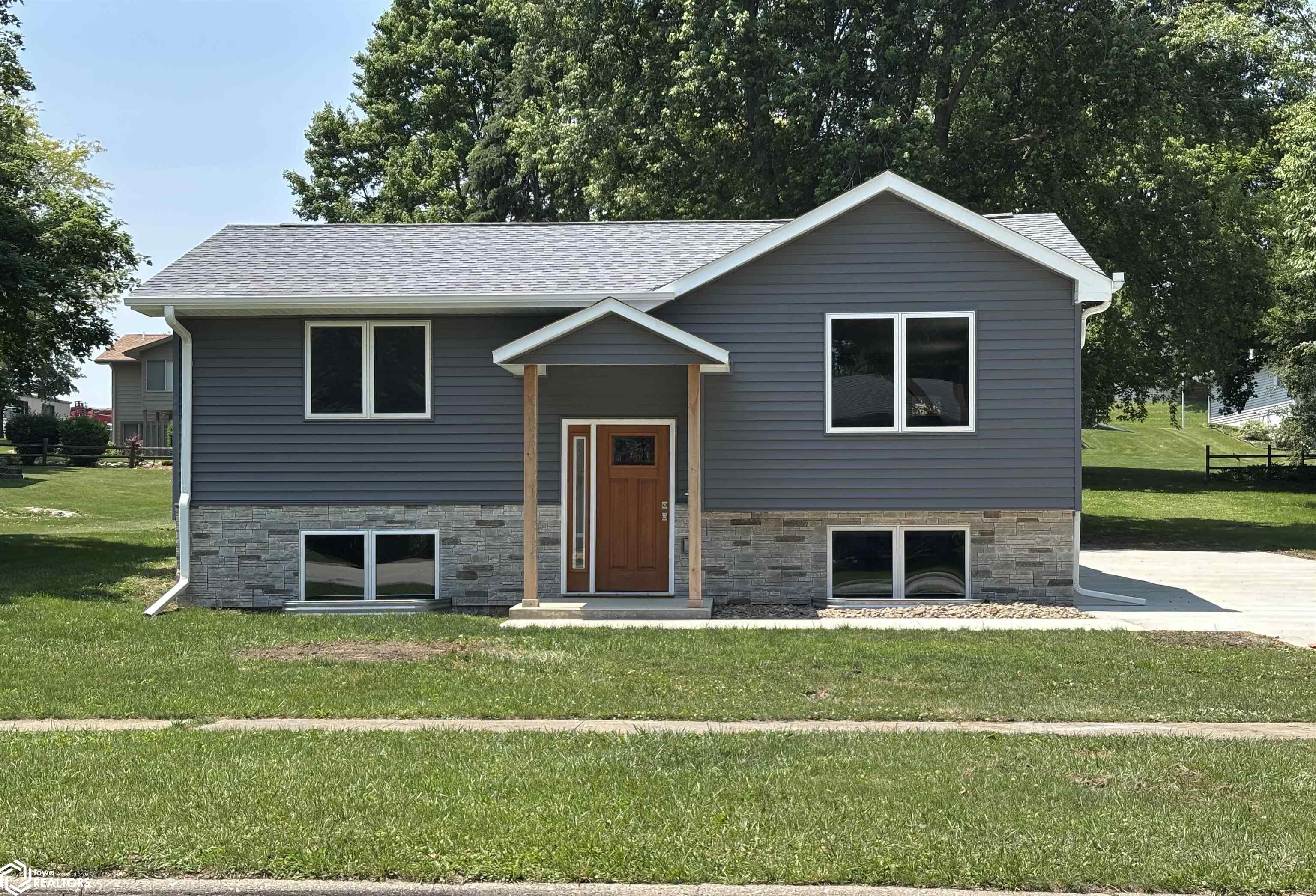 2013 20th Street, Harlan, Iowa image 1
