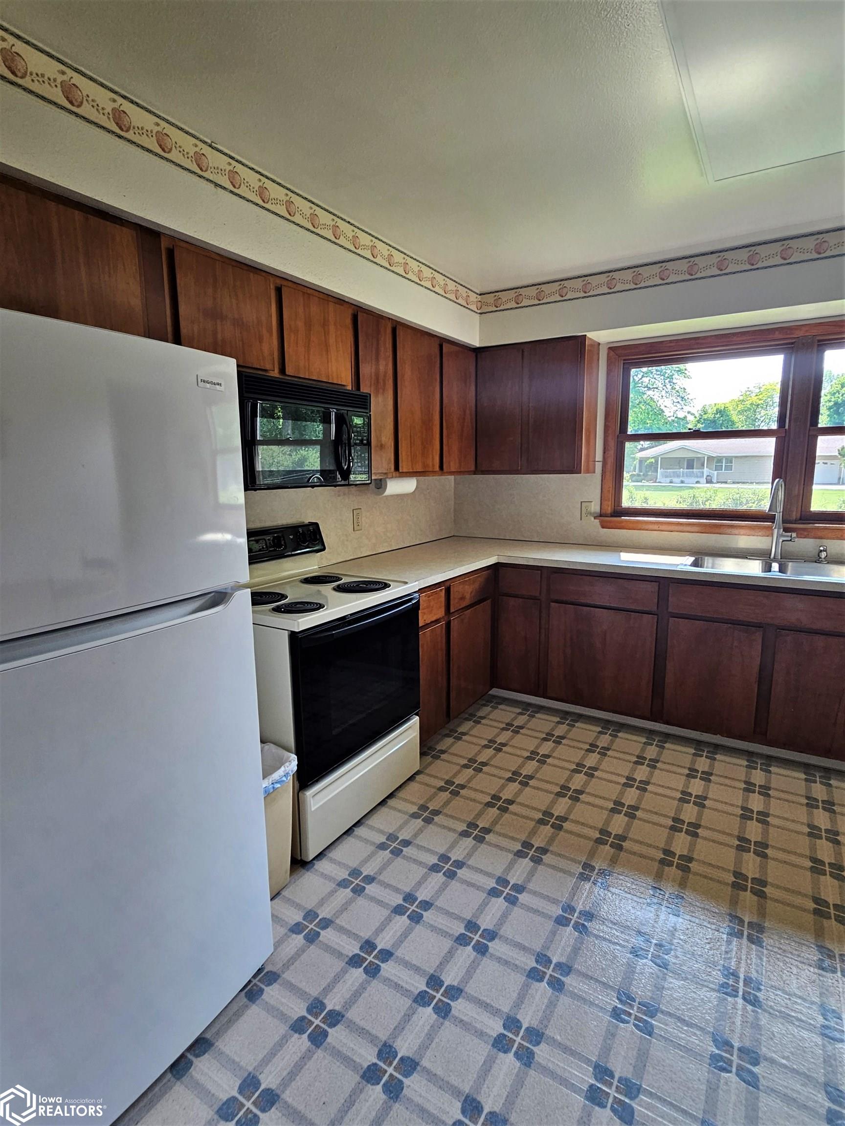 1215 190th Street, Algona, Iowa image 17