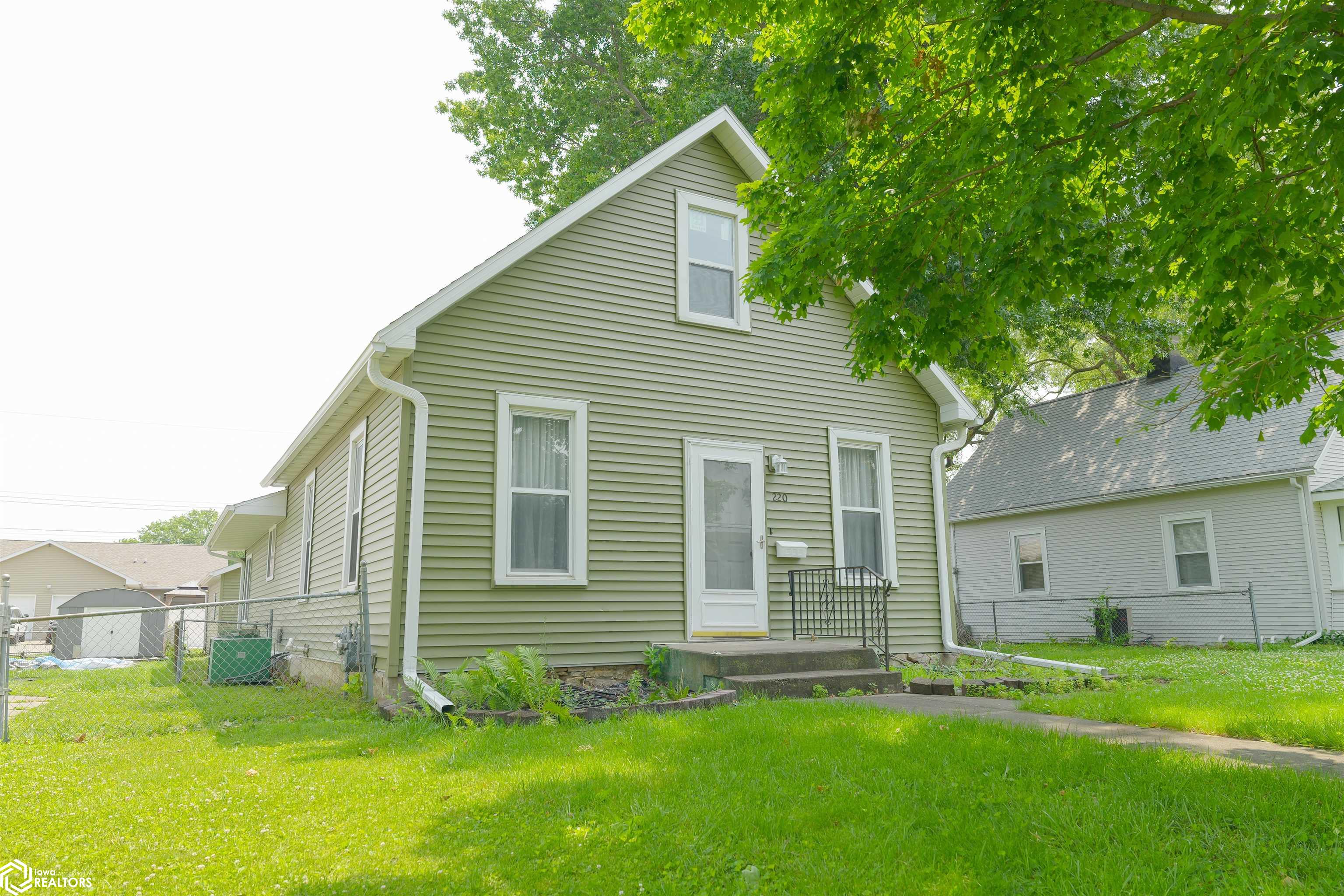 220 Summer Street, West Burlington, Iowa image 1