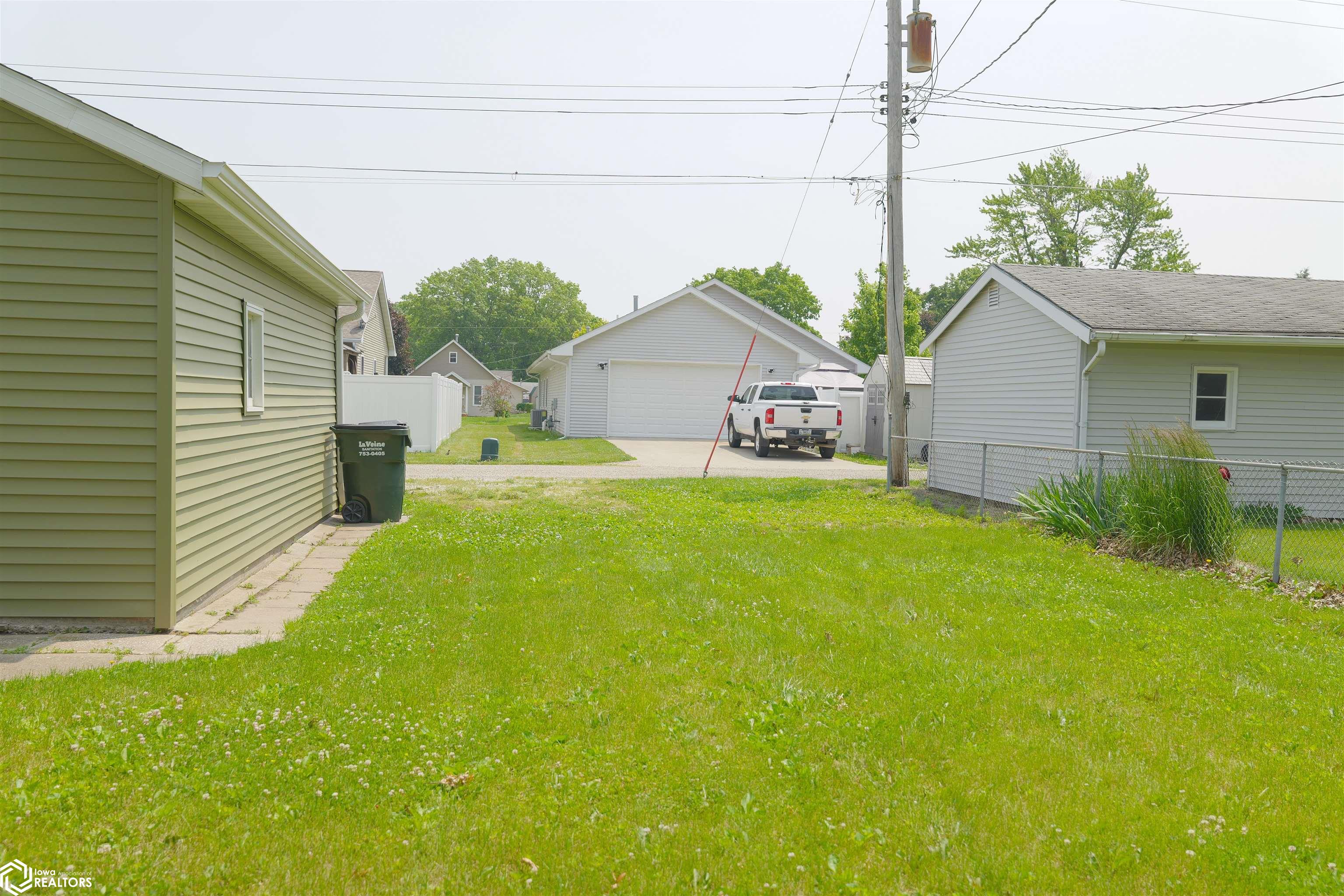 220 Summer Street, West Burlington, Iowa image 7