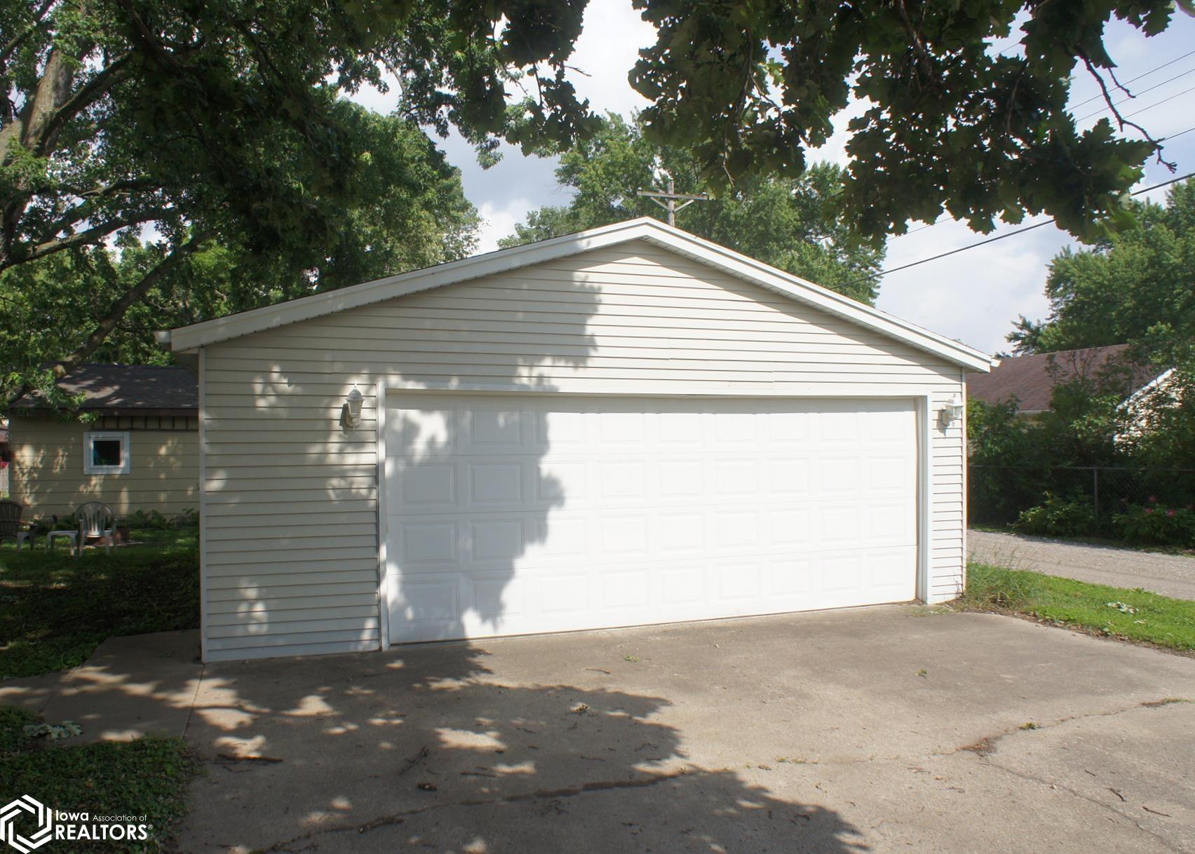944 Division Street, Webster City, Iowa image 22