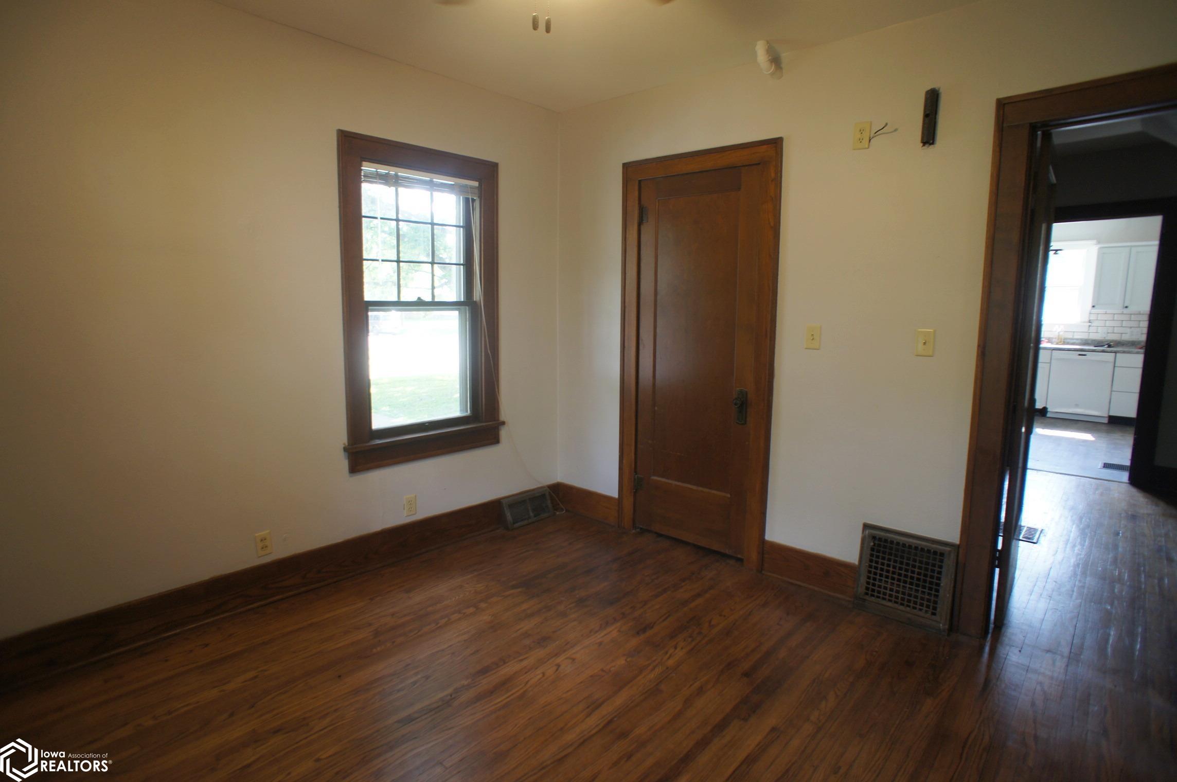 944 Division Street, Webster City, Iowa image 4