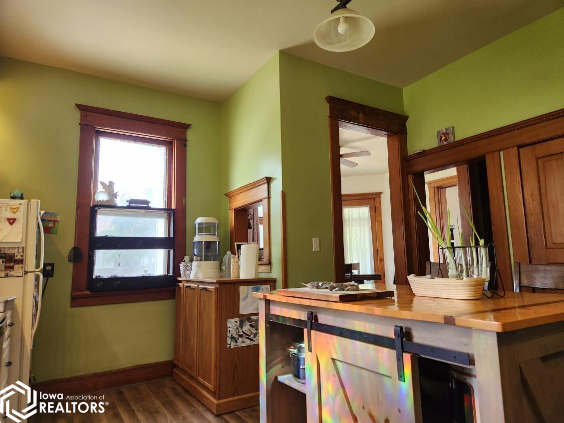 401 E Broadway Avenue, Fairfield, Iowa image 9