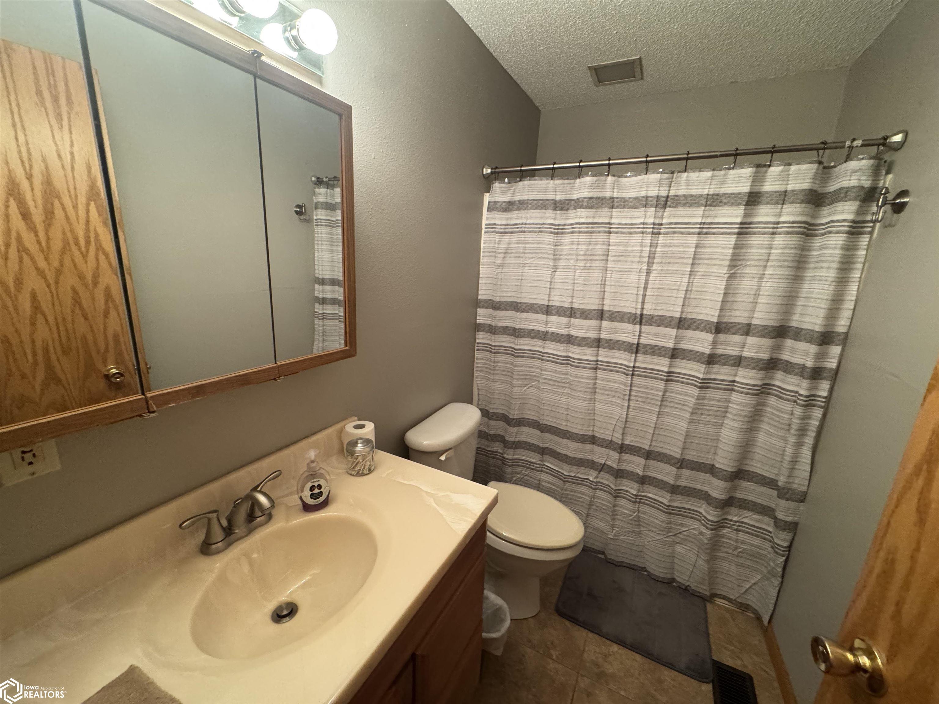 212 Albany Street, Ottumwa, Iowa image 27