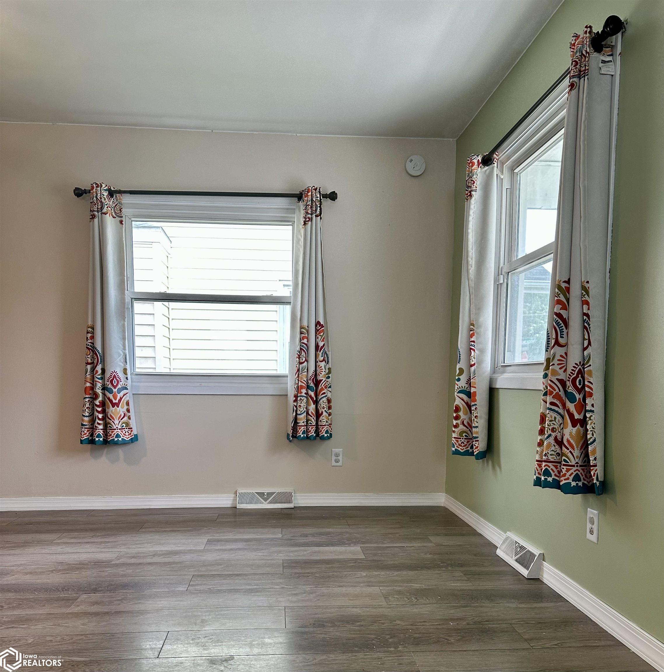 534 Broadway Street, West Burlington, Iowa image 3