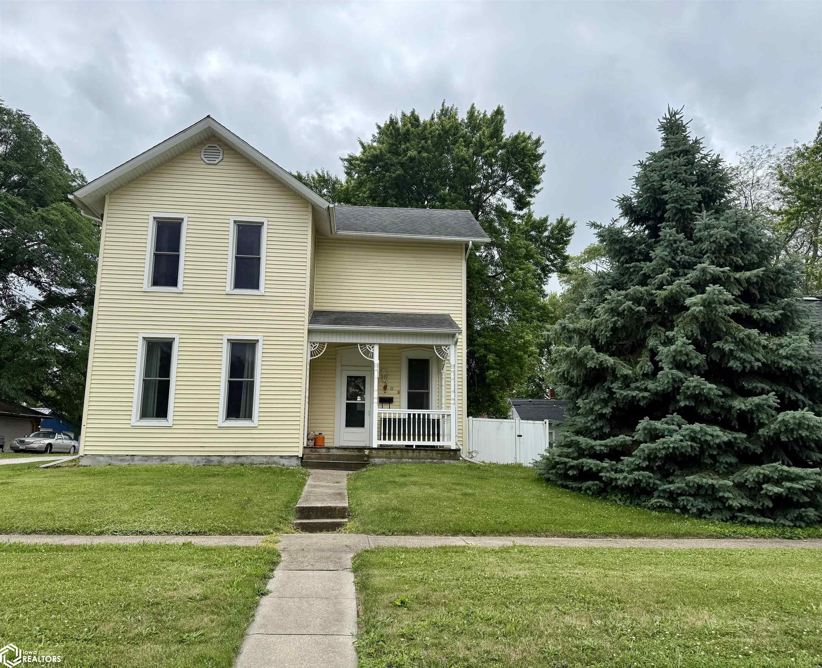 408 4th Avenue, Oskaloosa, Iowa image 1