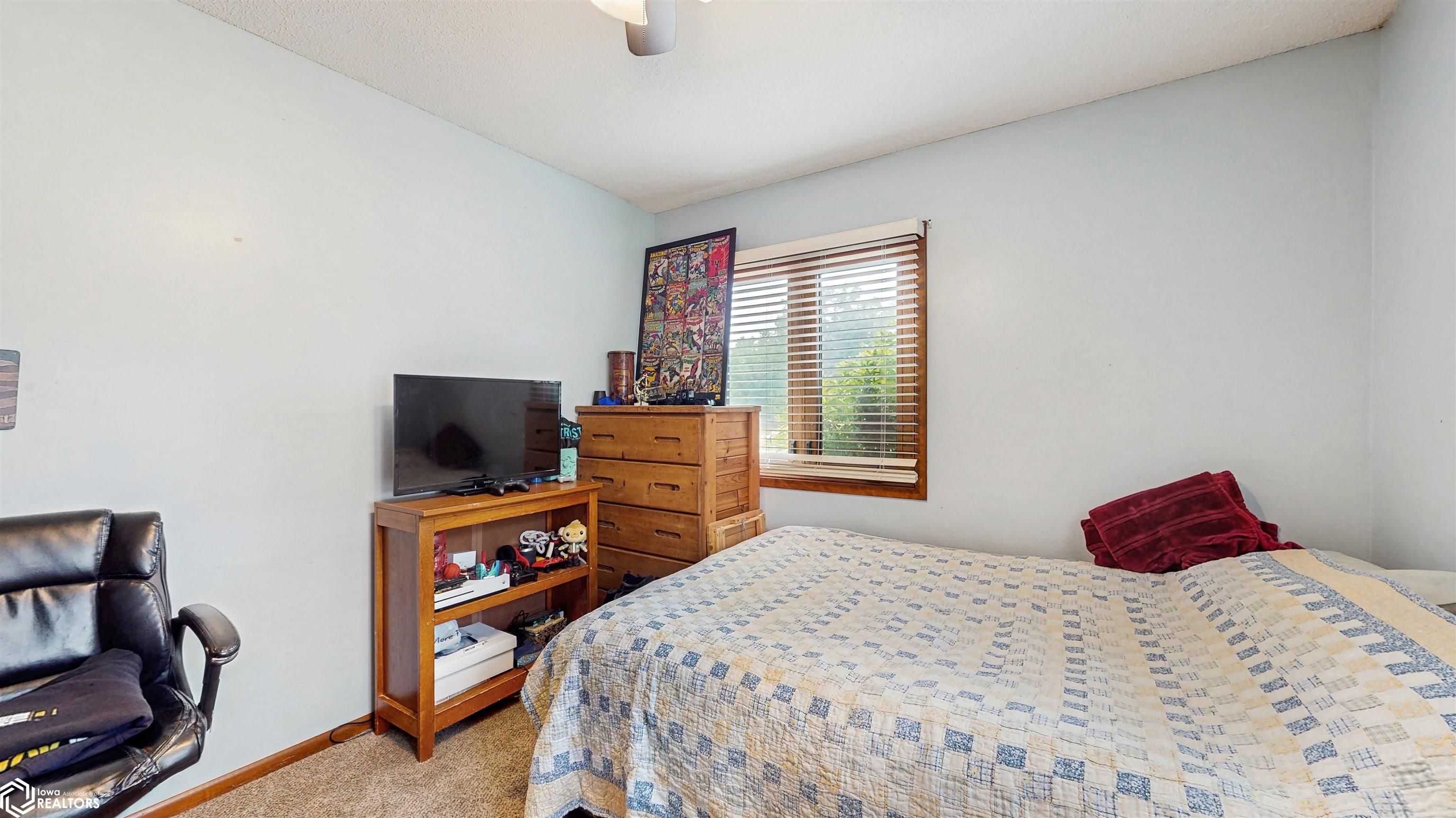 202 Oak Avenue, Mitchellville, Iowa image 17