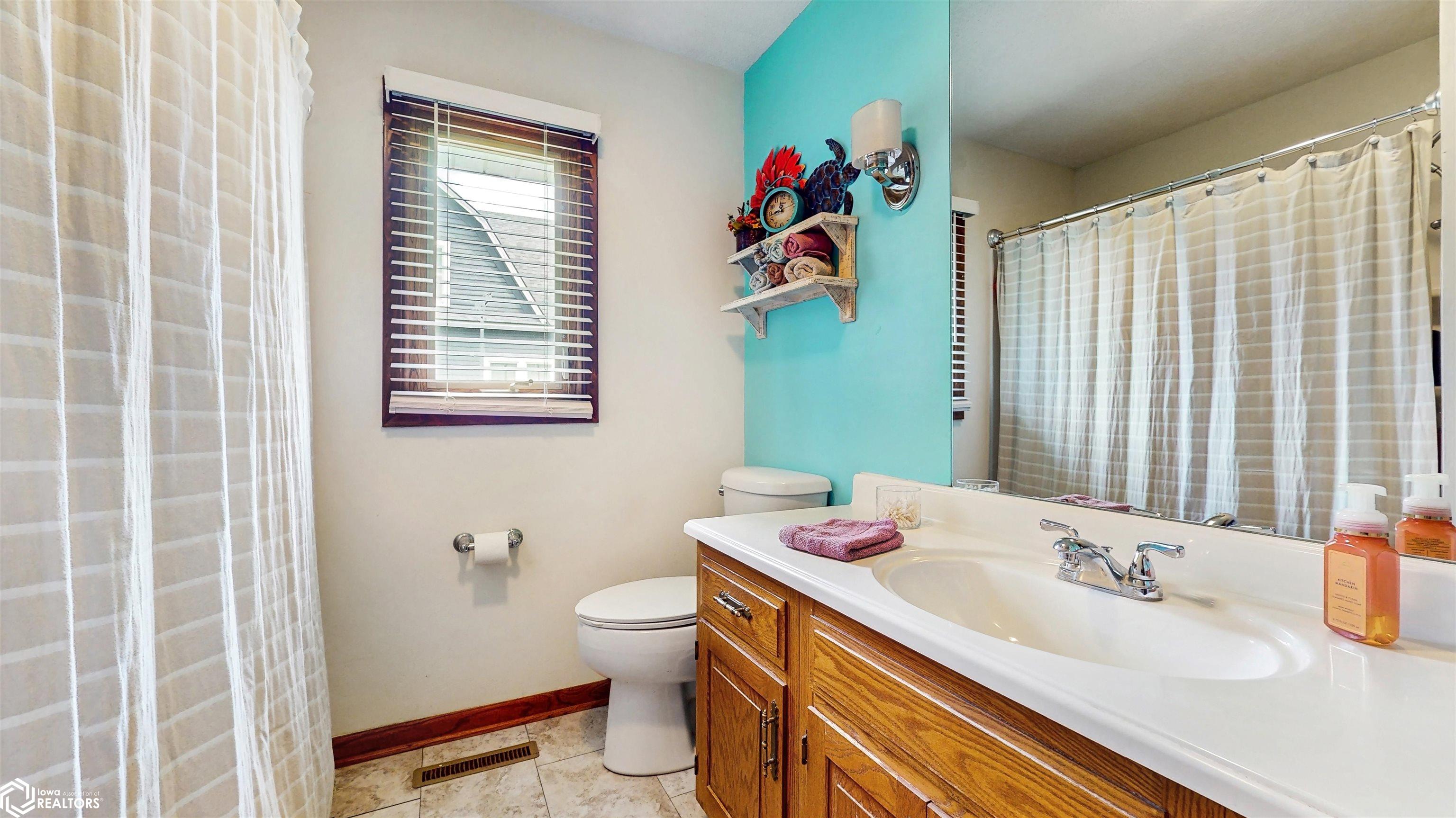 202 Oak Avenue, Mitchellville, Iowa image 20