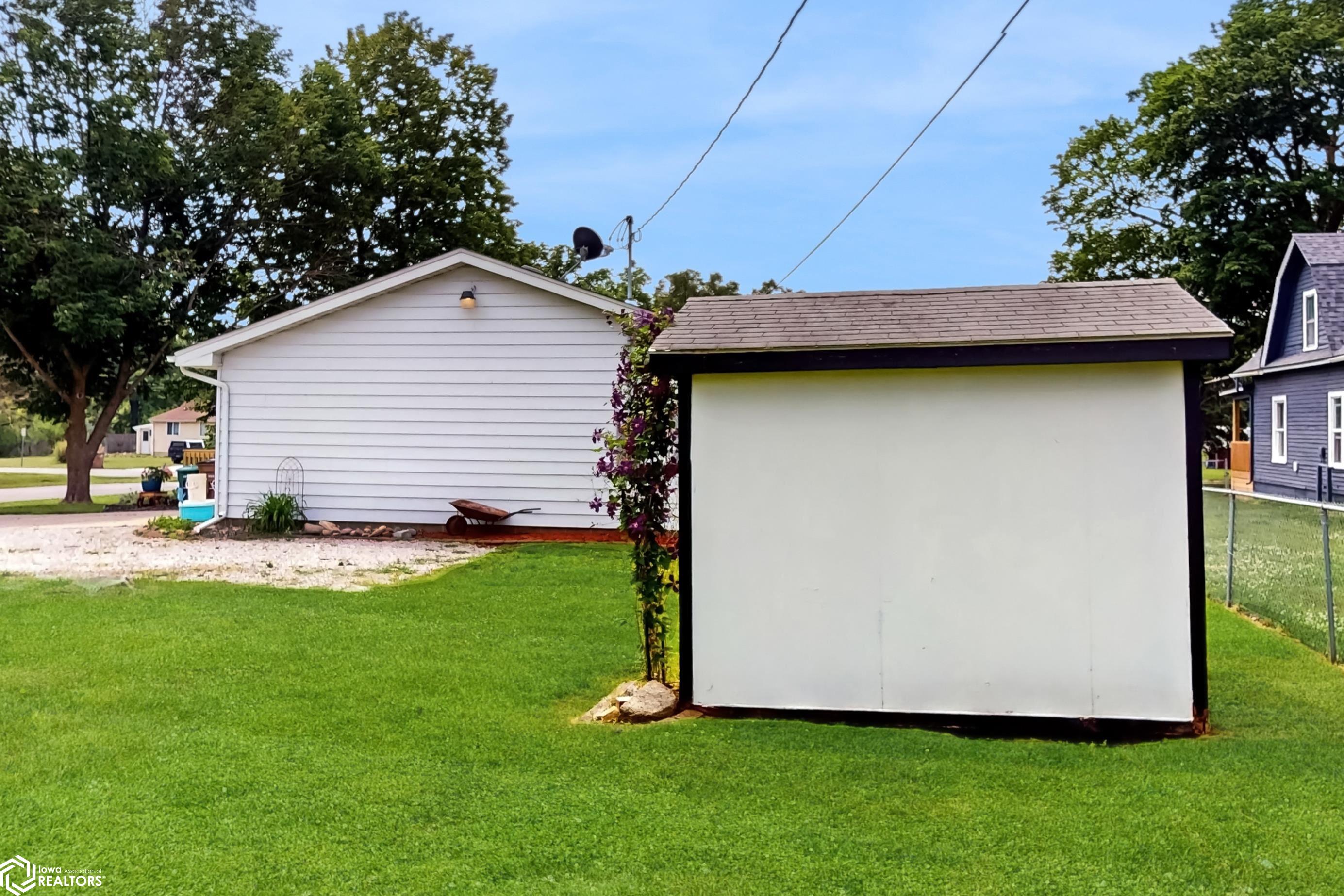 202 Oak Avenue, Mitchellville, Iowa image 29