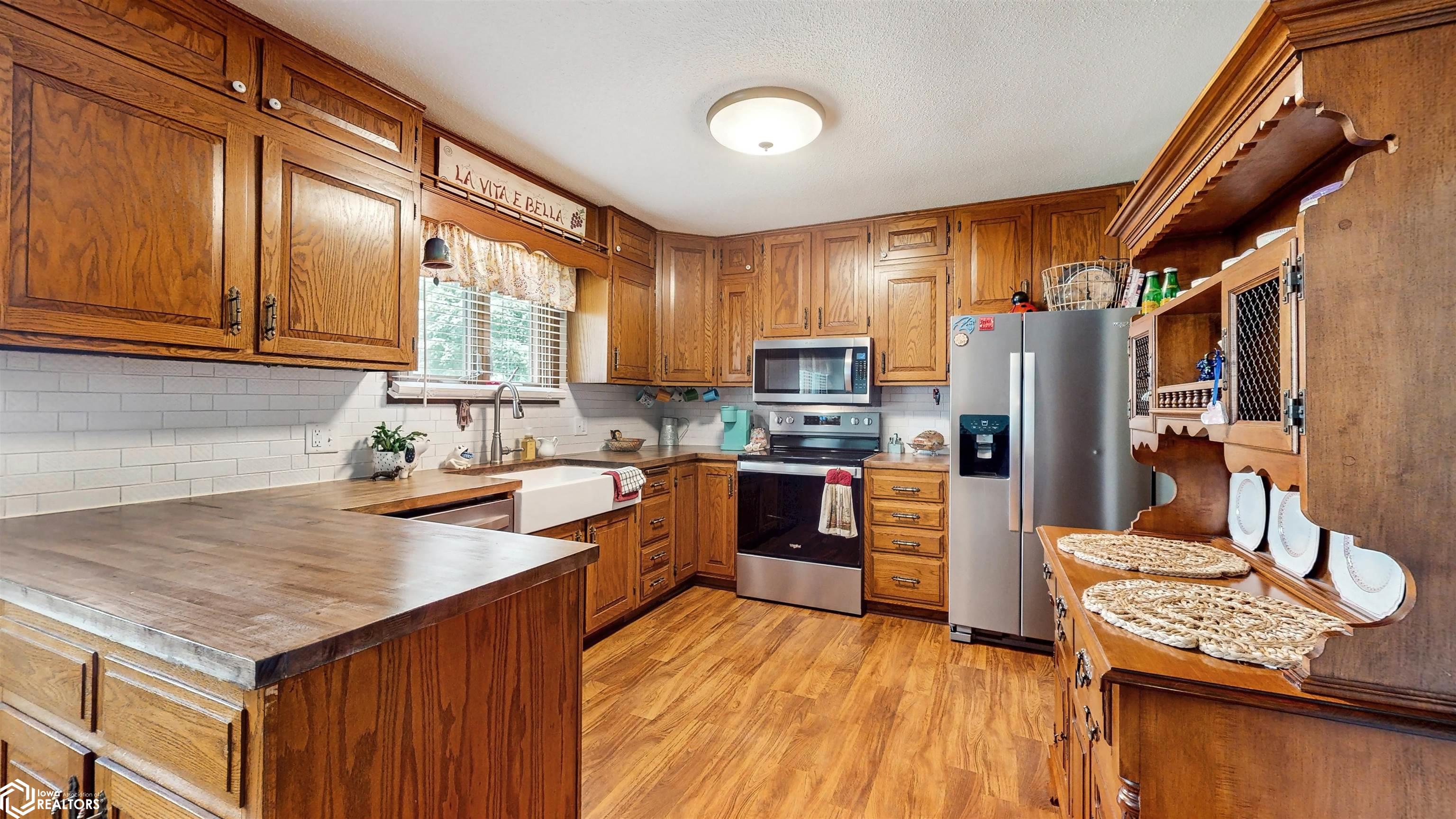 202 Oak Avenue, Mitchellville, Iowa image 10