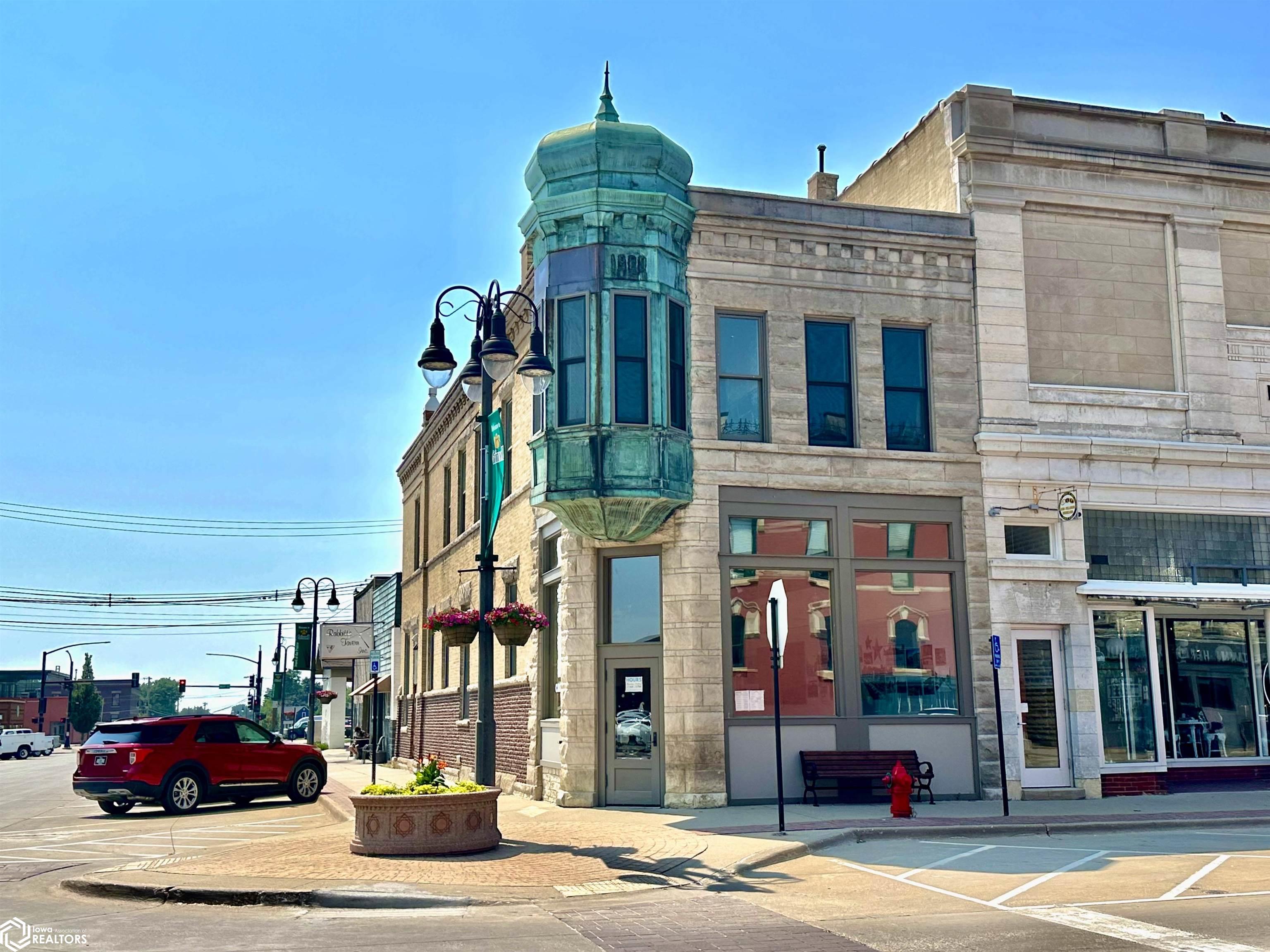 901 Main Street, Grinnell, Iowa image 2
