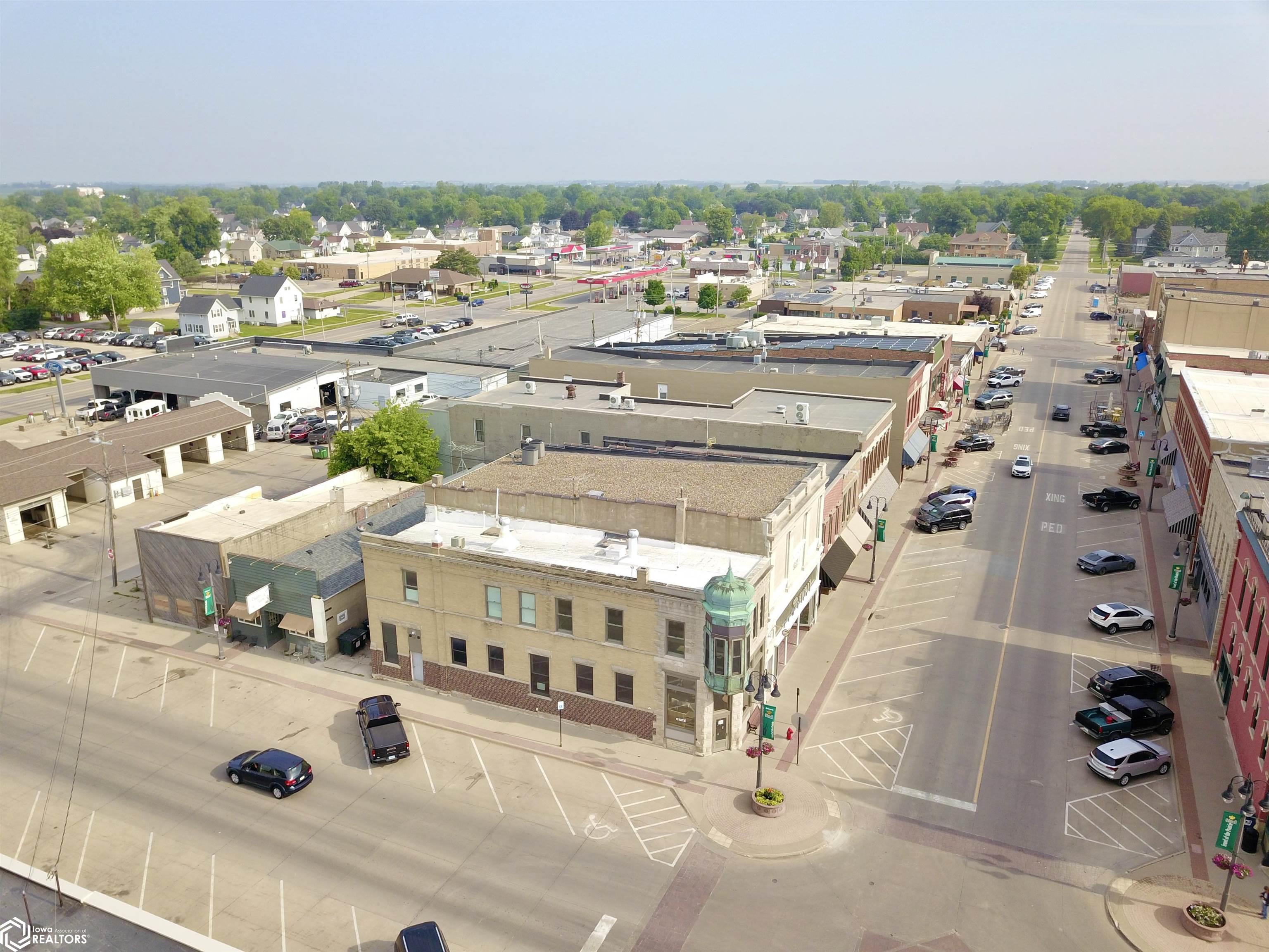 901 Main Street, Grinnell, Iowa image 41
