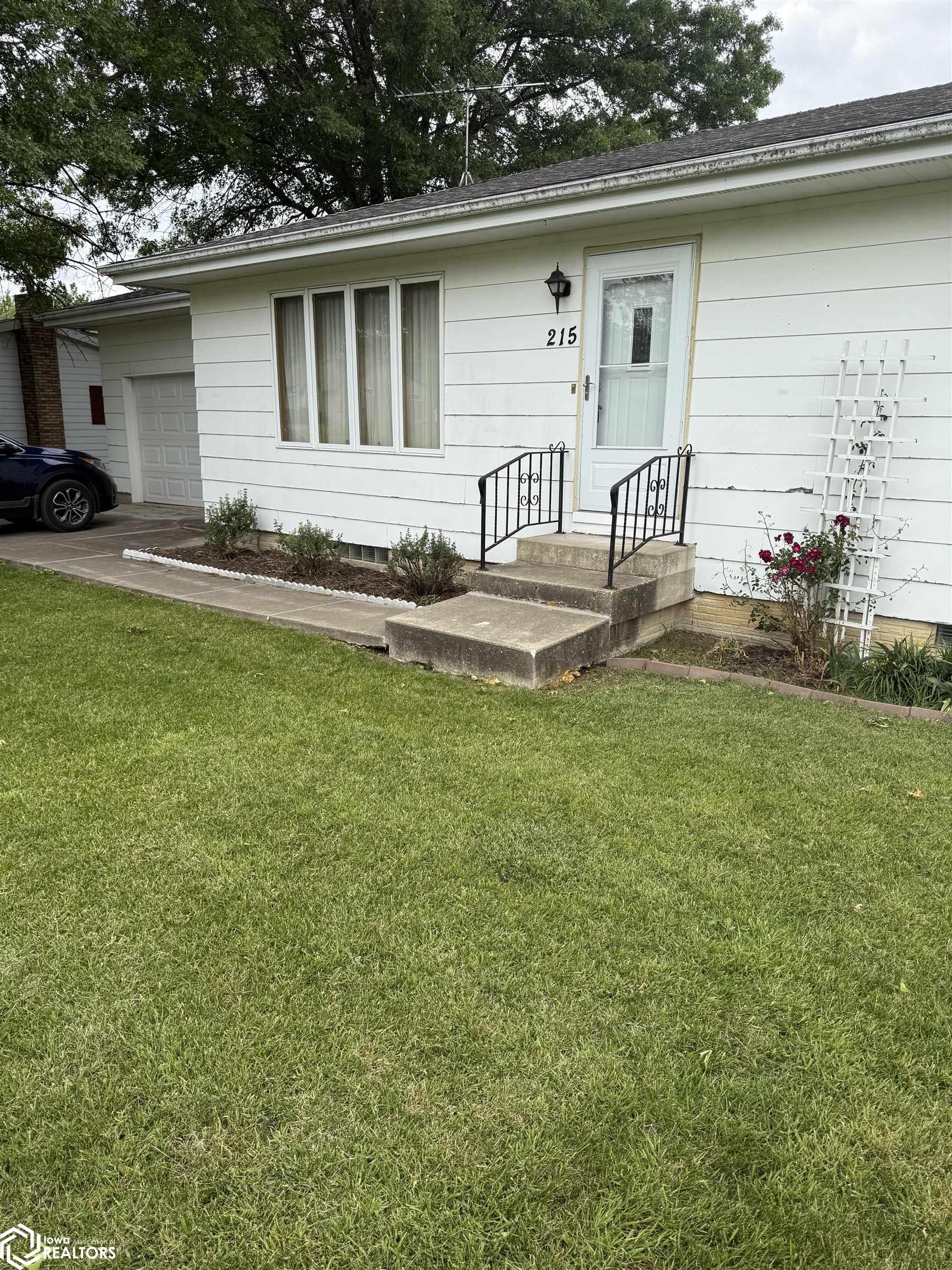 215 W. Johnston, Gladbrook, Iowa image 1