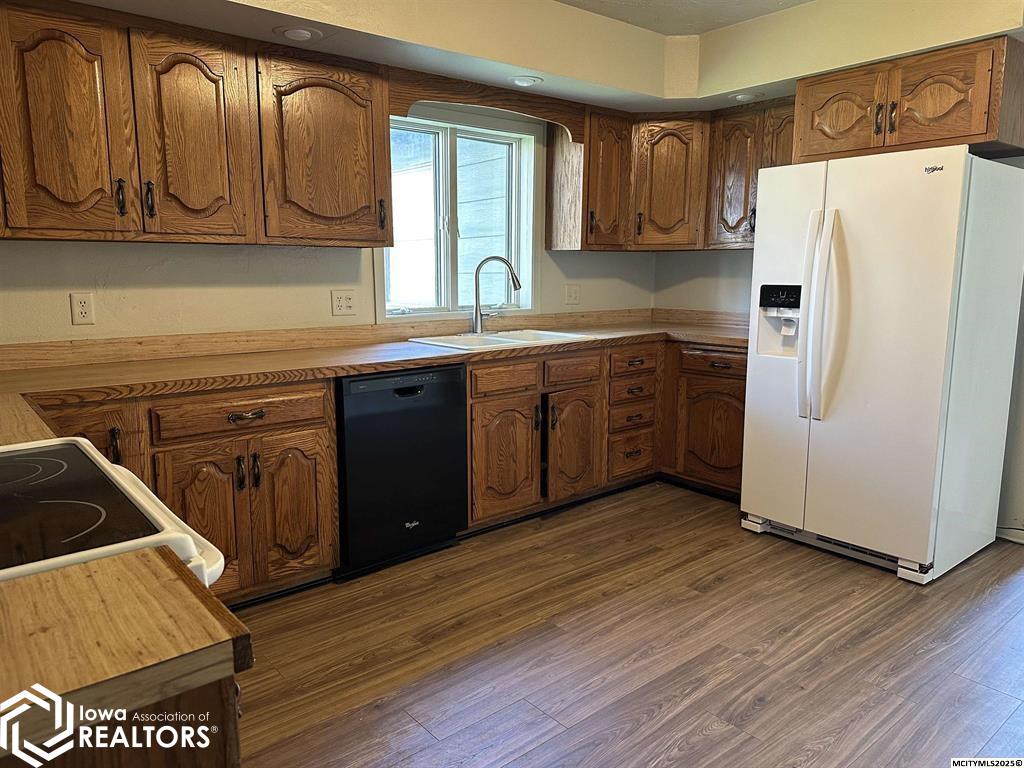 304 10th Street, Northwood, Iowa image 3