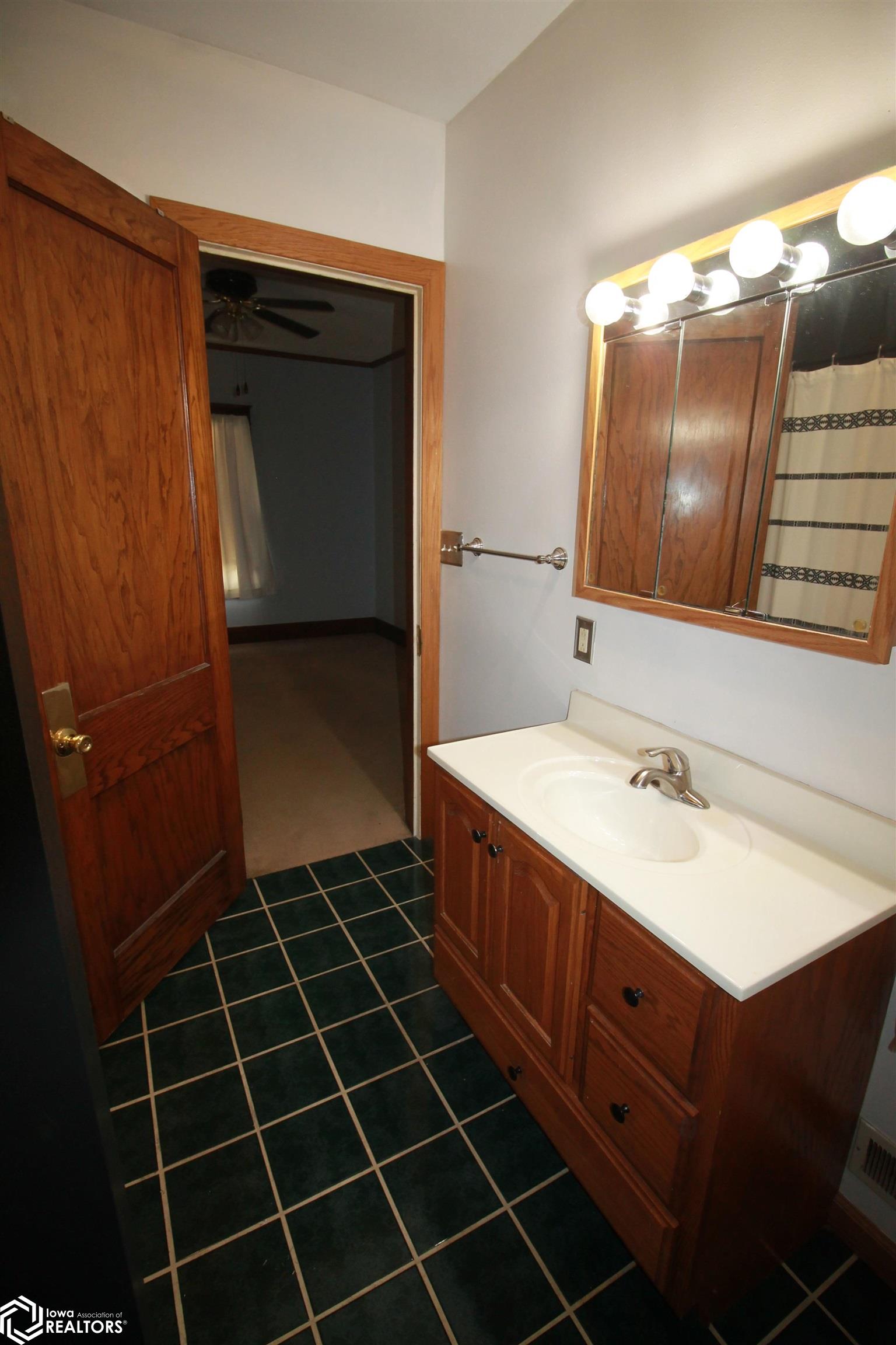 219 W Clark Street, Clarinda, Iowa image 11