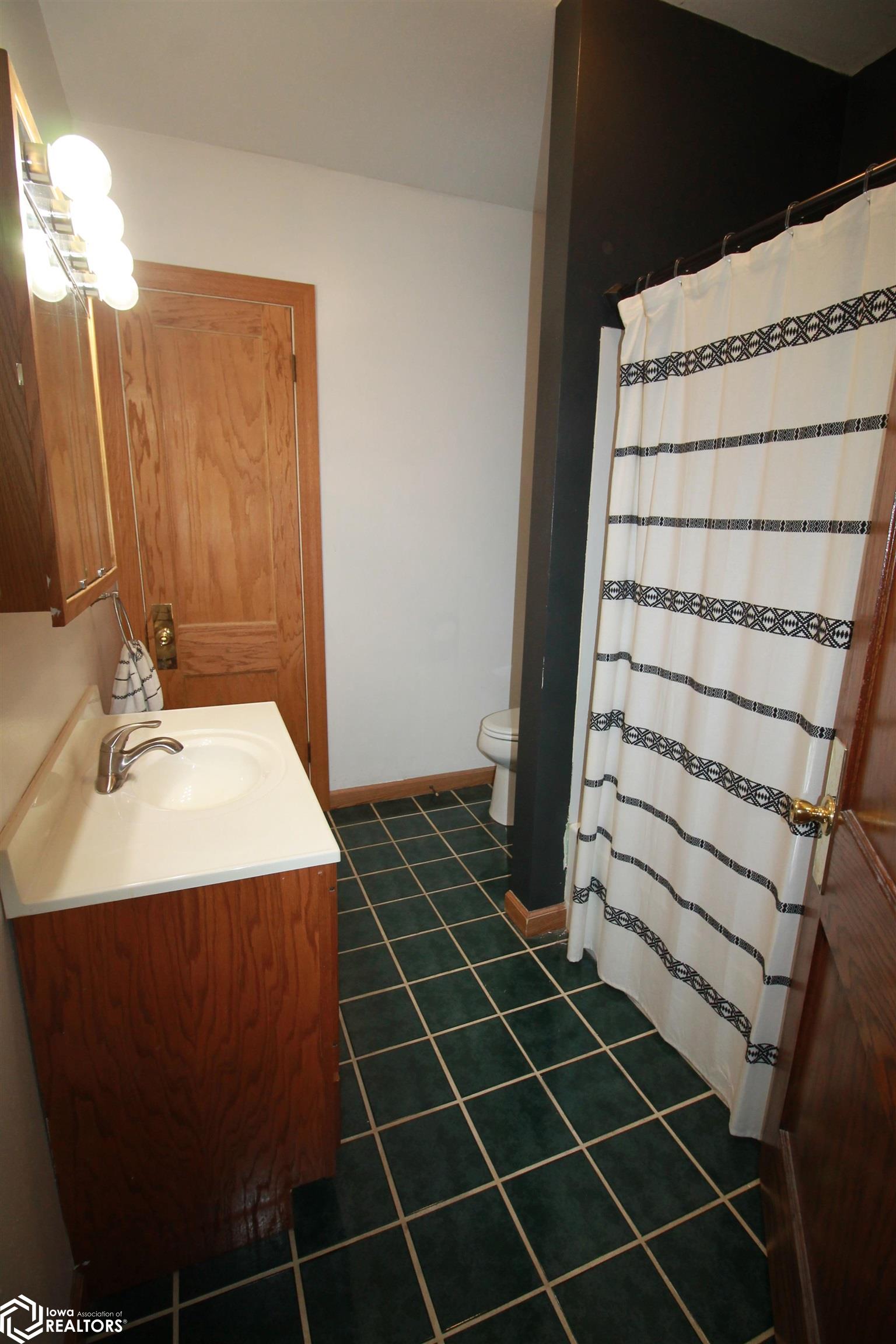 219 W Clark Street, Clarinda, Iowa image 13