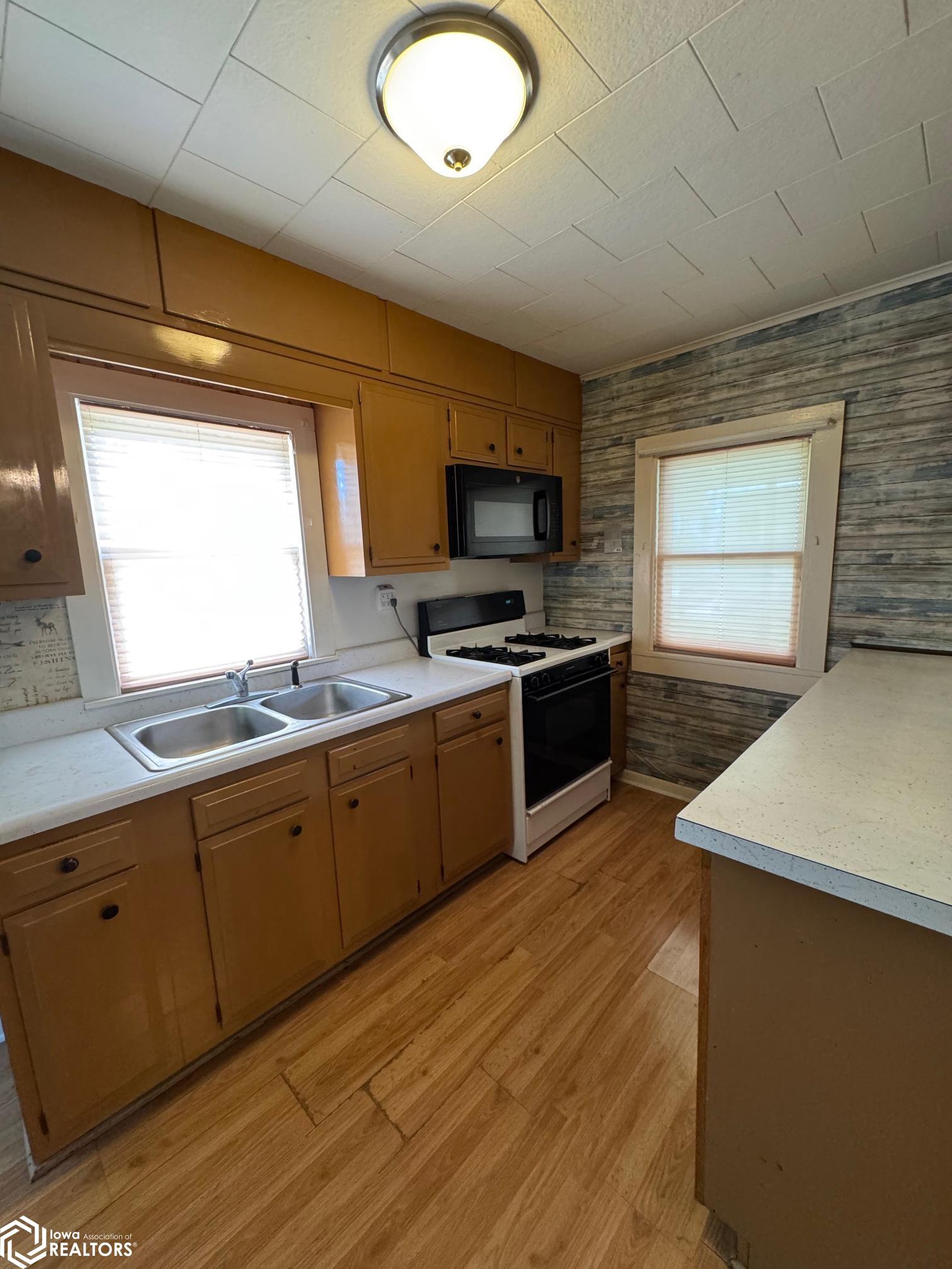 205 2nd Street, Humboldt, Iowa image 9