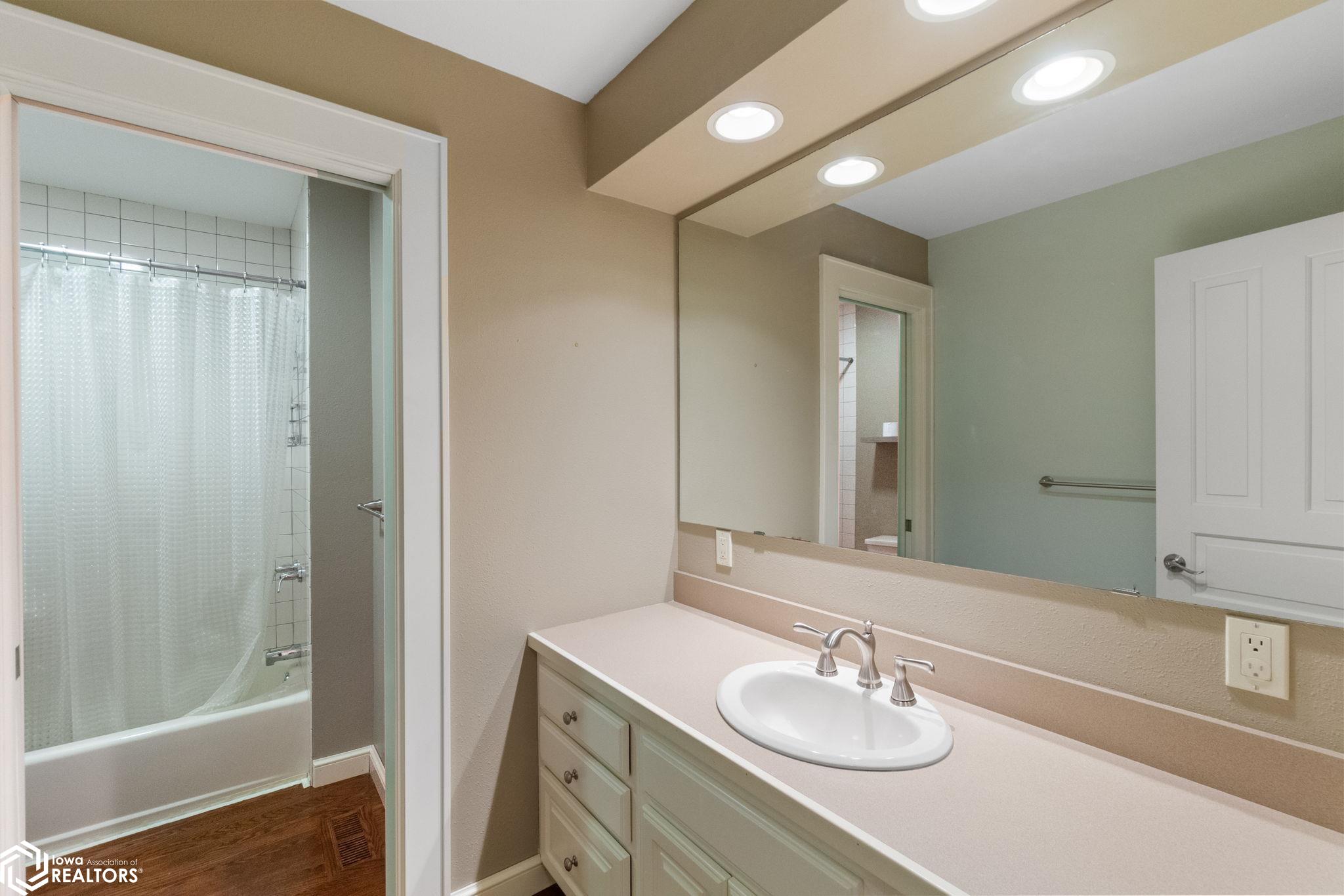 30 Burr Oak Lane, Mason City, Iowa image 31
