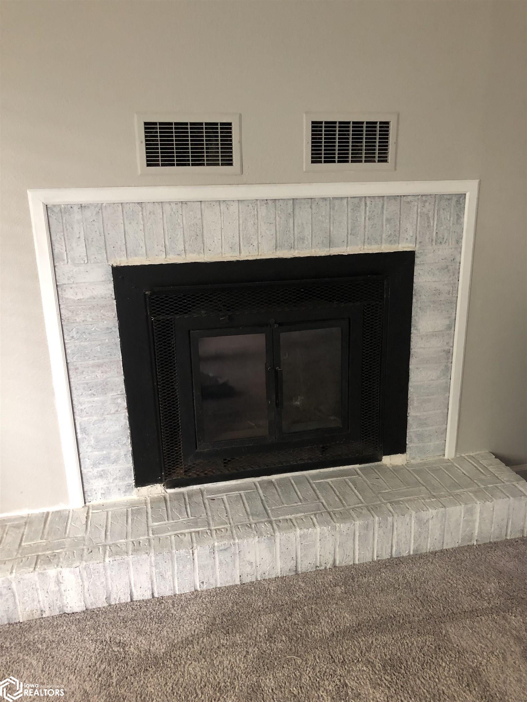 219 Hillcrest Drive, Hamilton, Illinois image 3